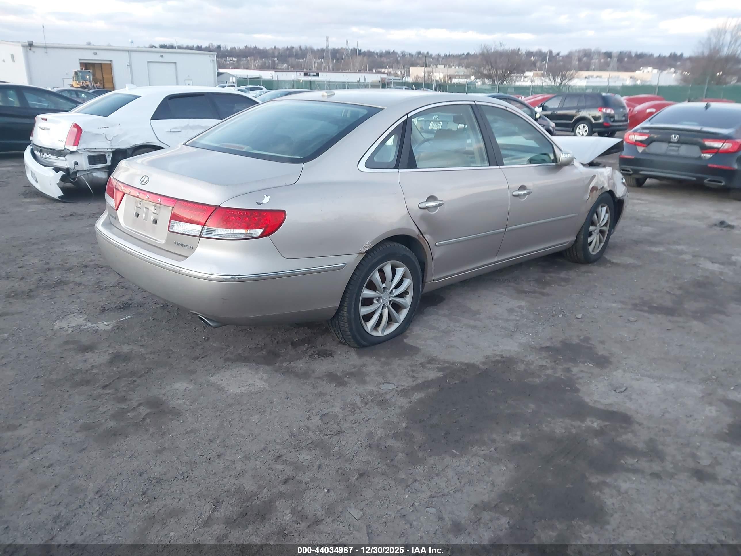 HYUNDAI AZERA image 4