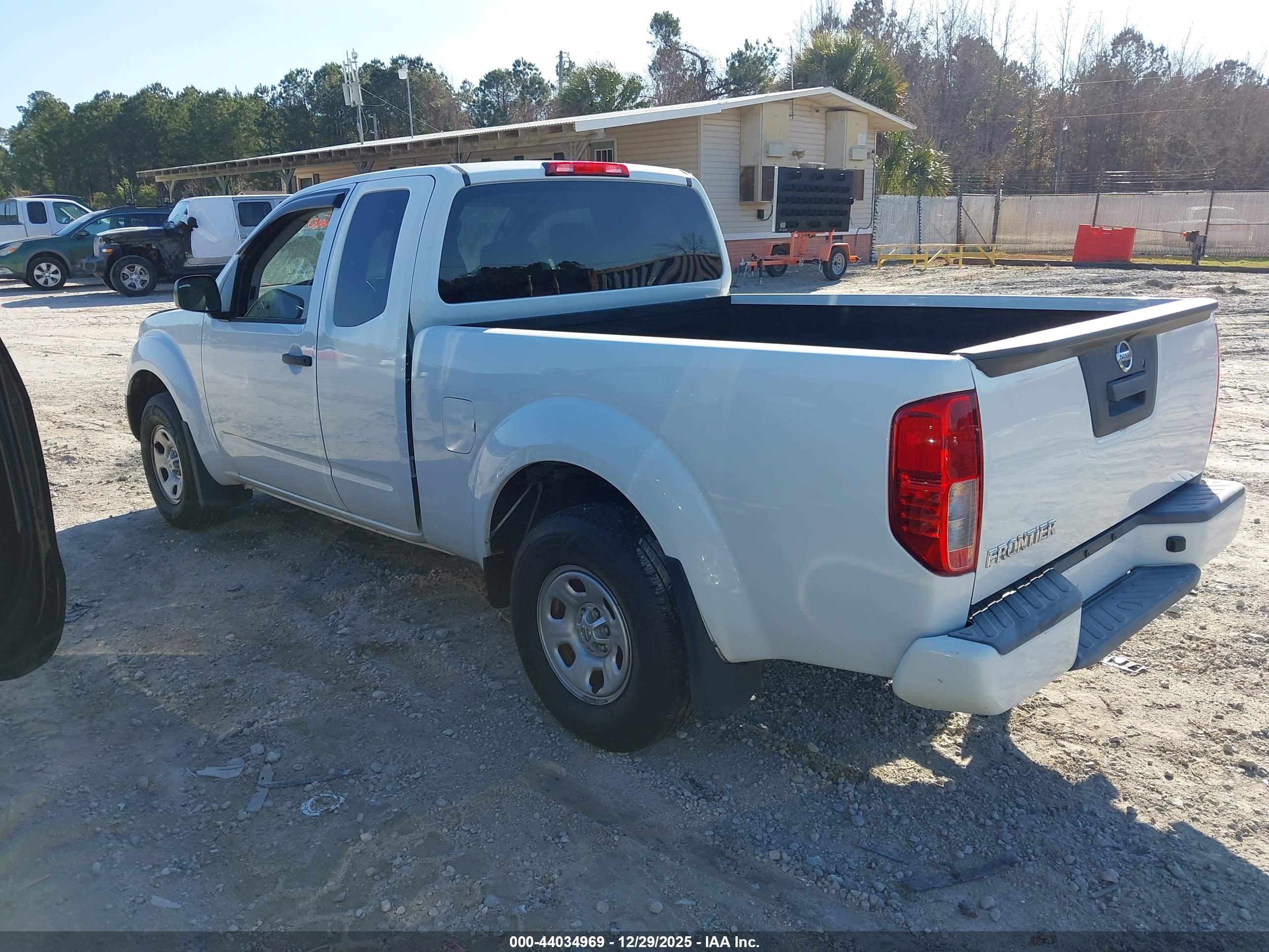 NISSAN FRONTIER image 3