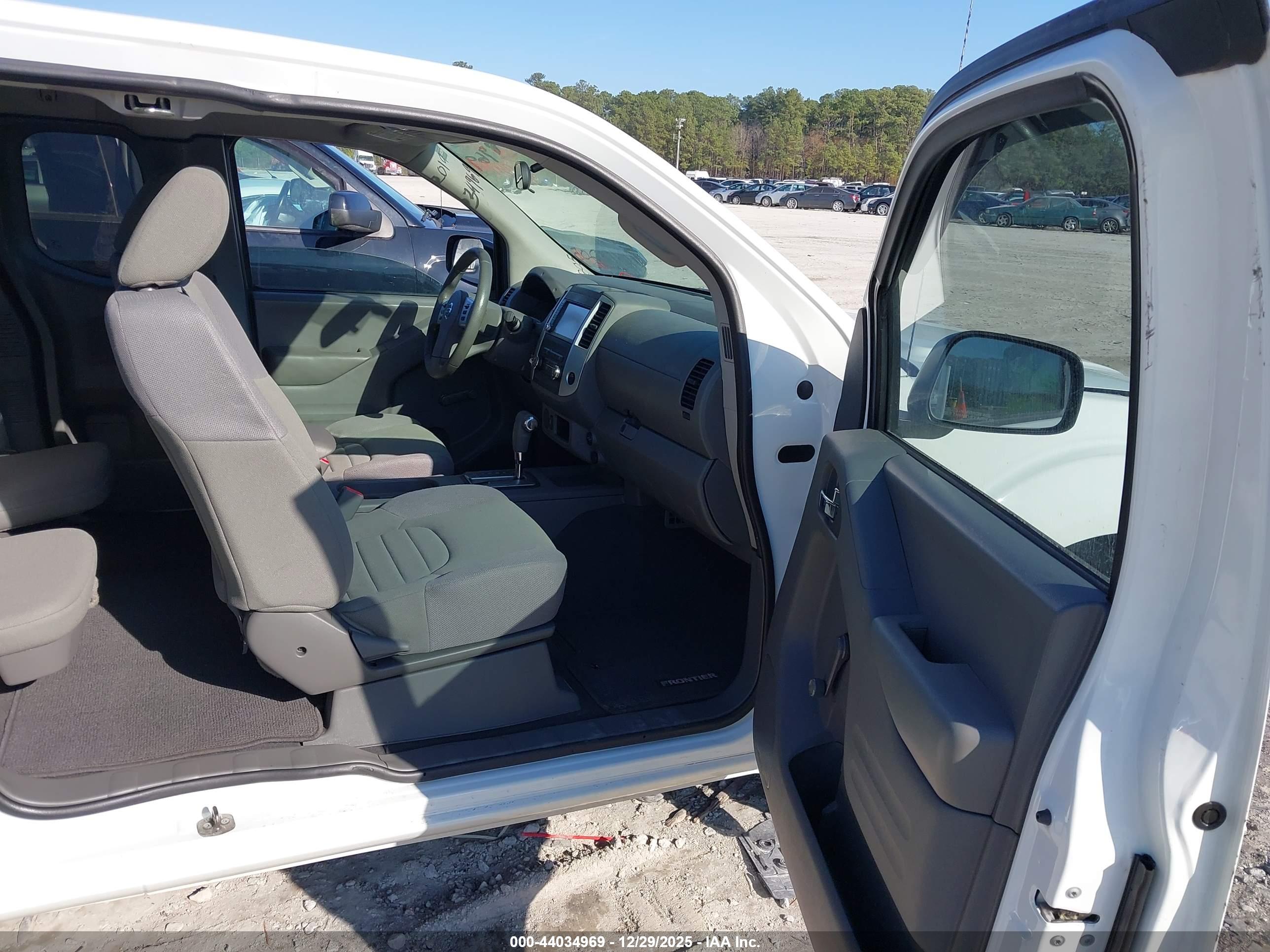 NISSAN FRONTIER image 5