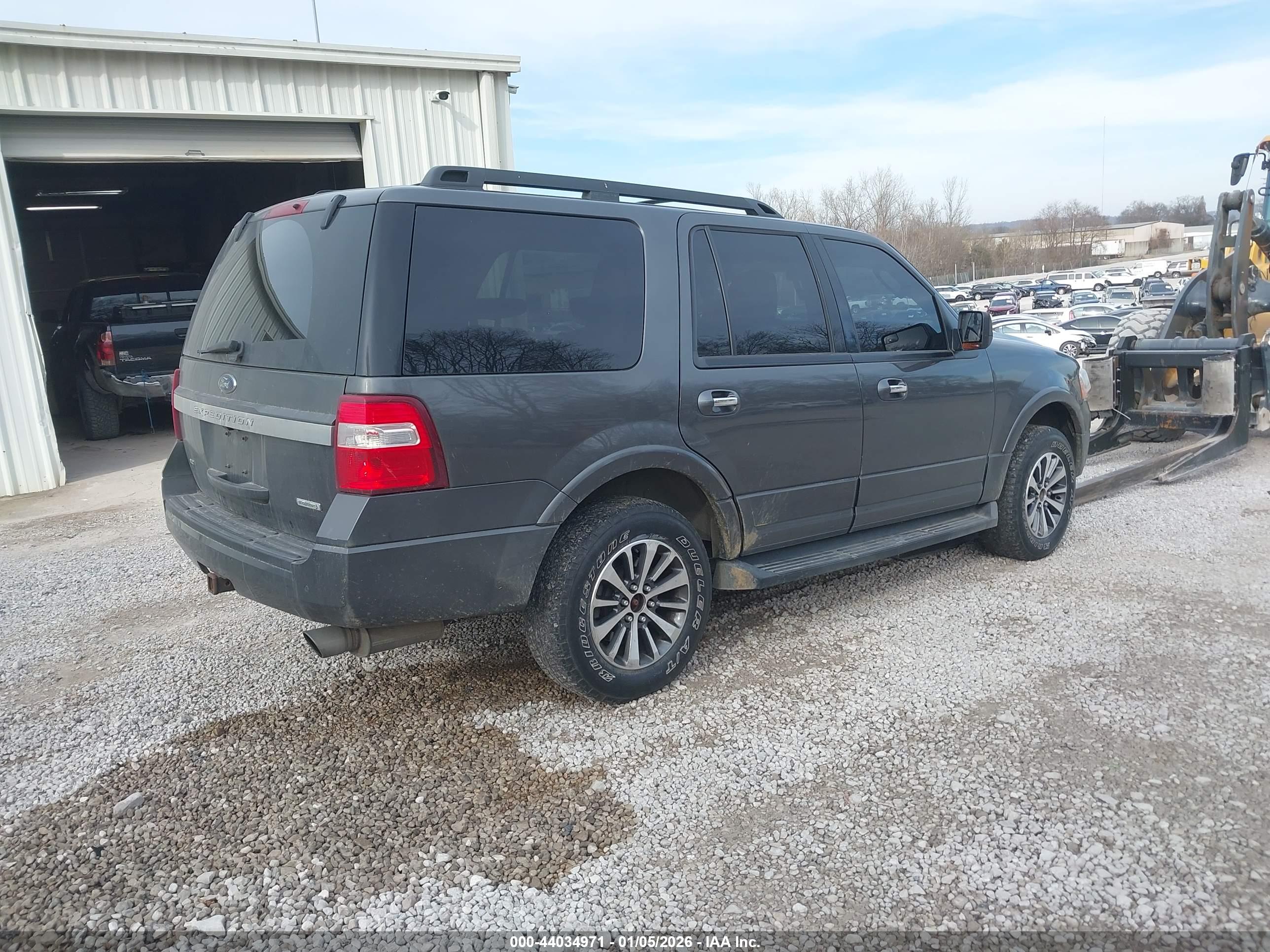 FORD EXPEDITION image 4