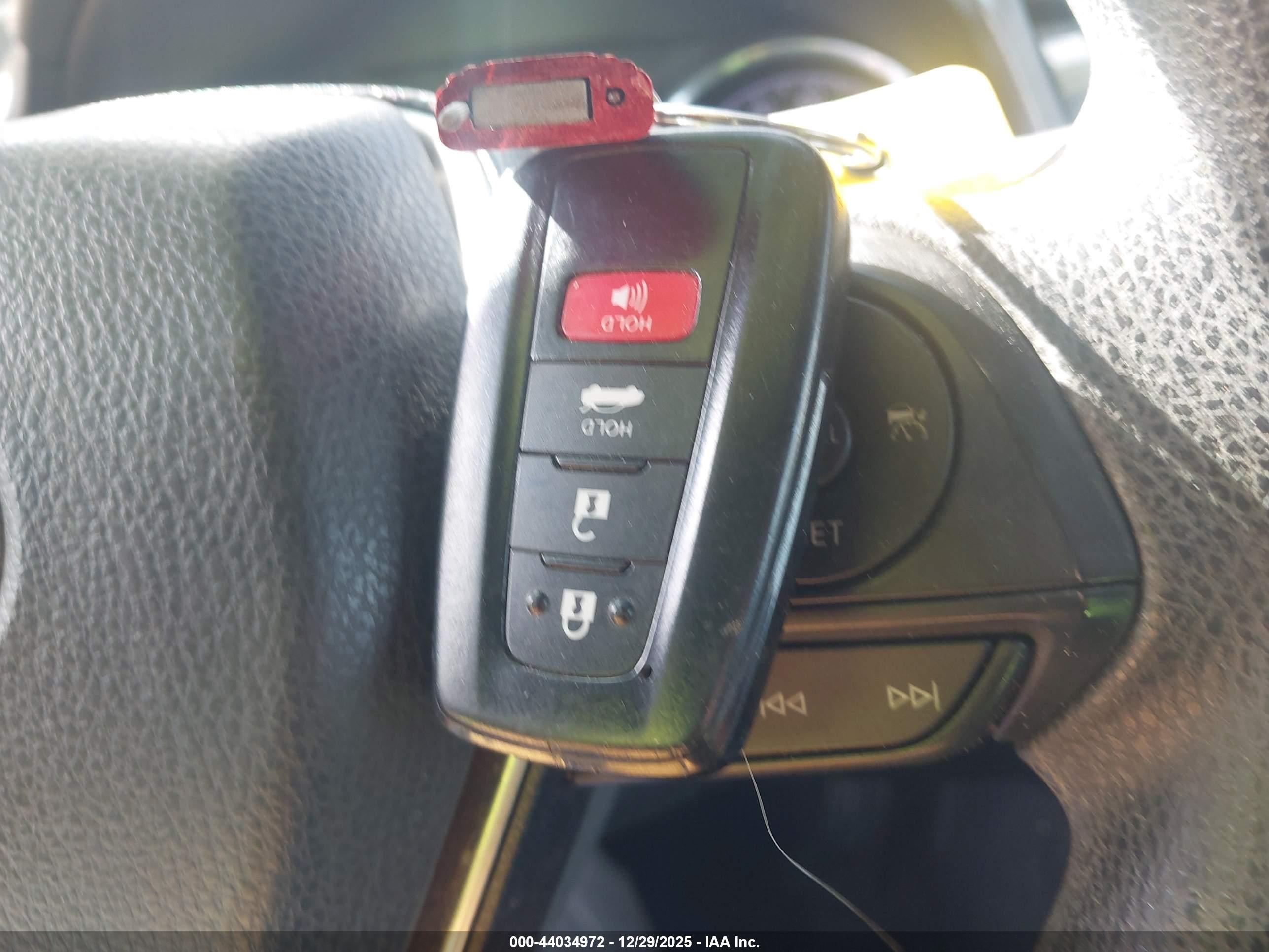 TOYOTA CAMRY image 11