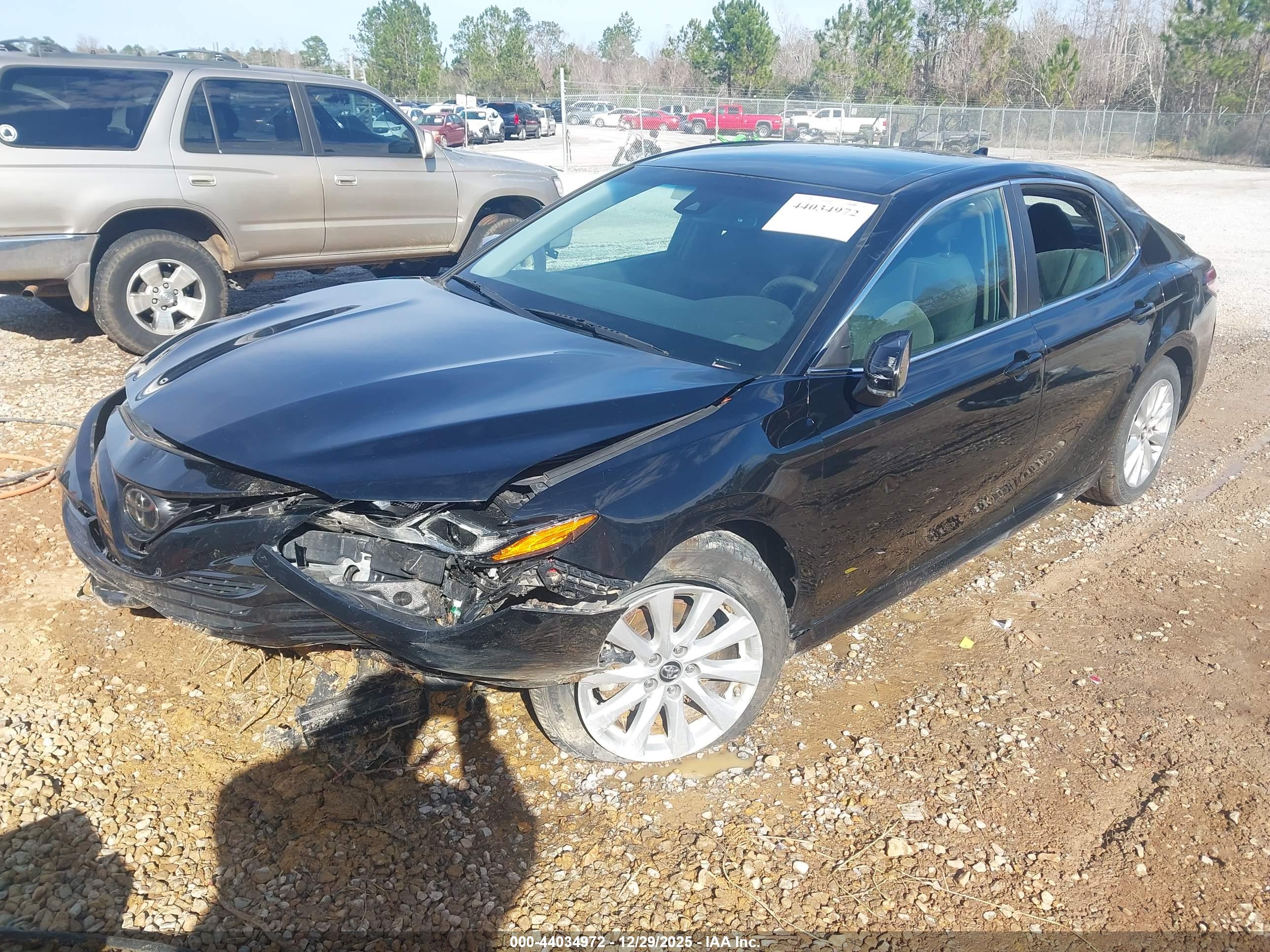 TOYOTA CAMRY image 2