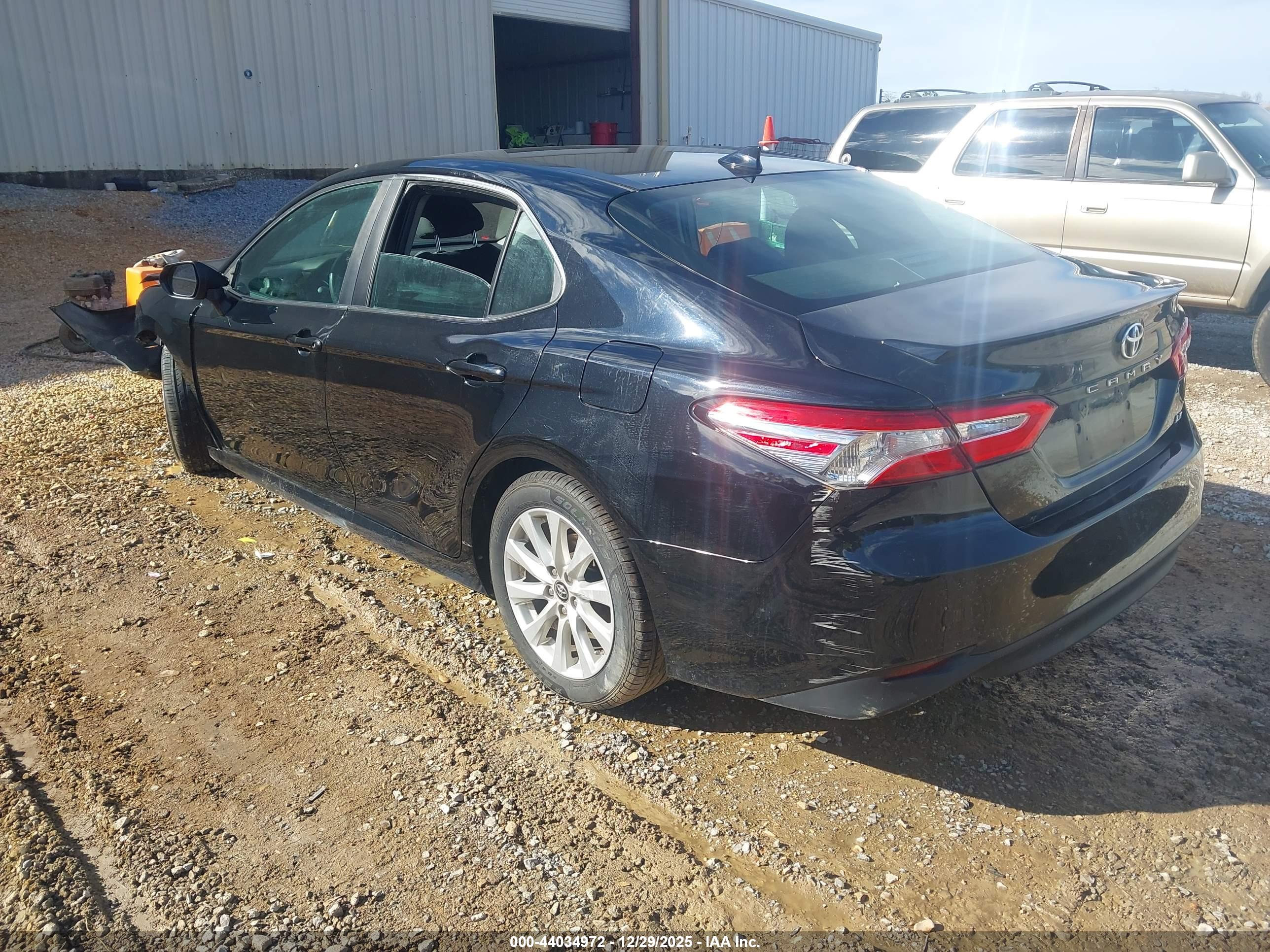 TOYOTA CAMRY image 3
