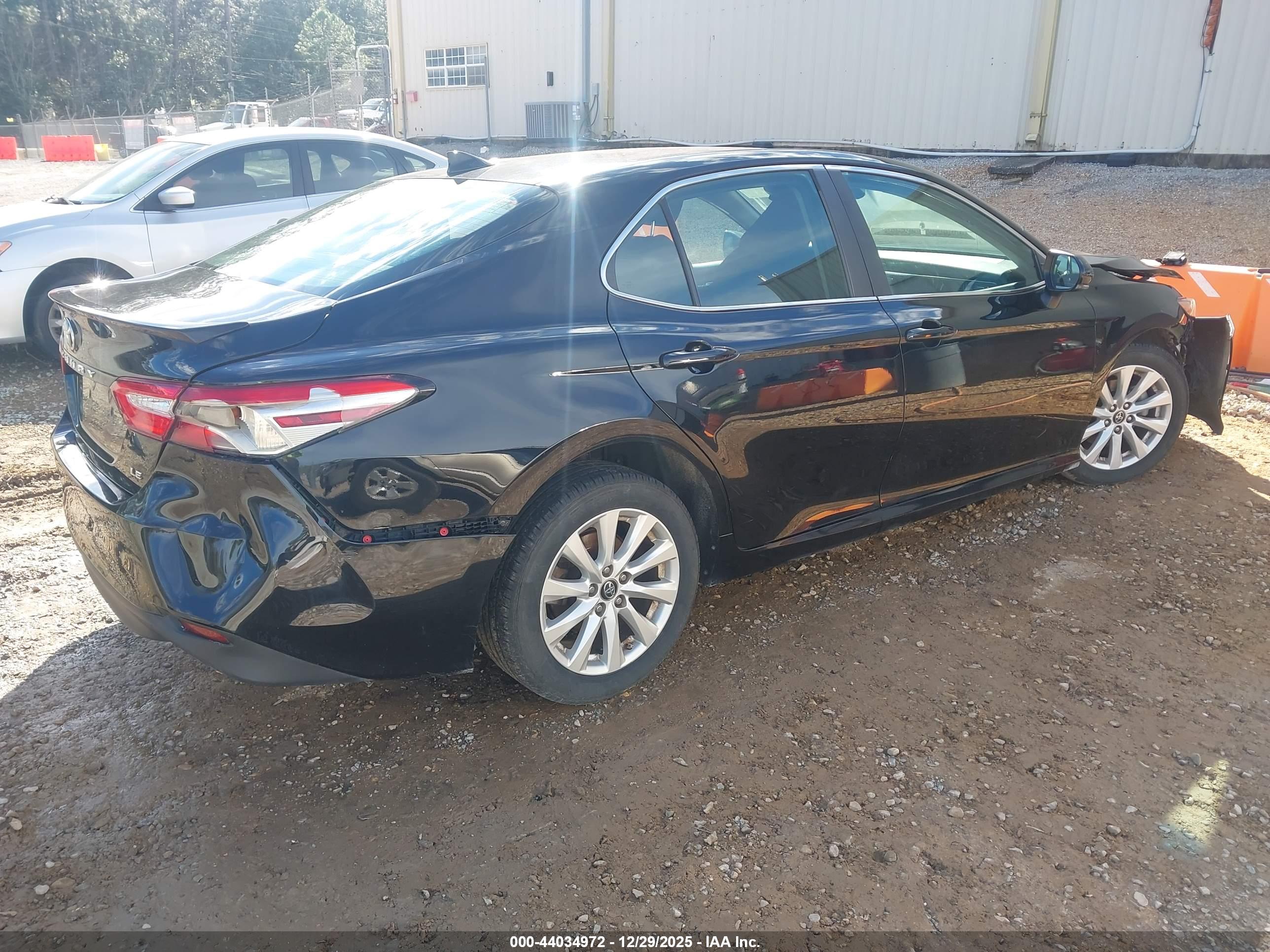 TOYOTA CAMRY image 4