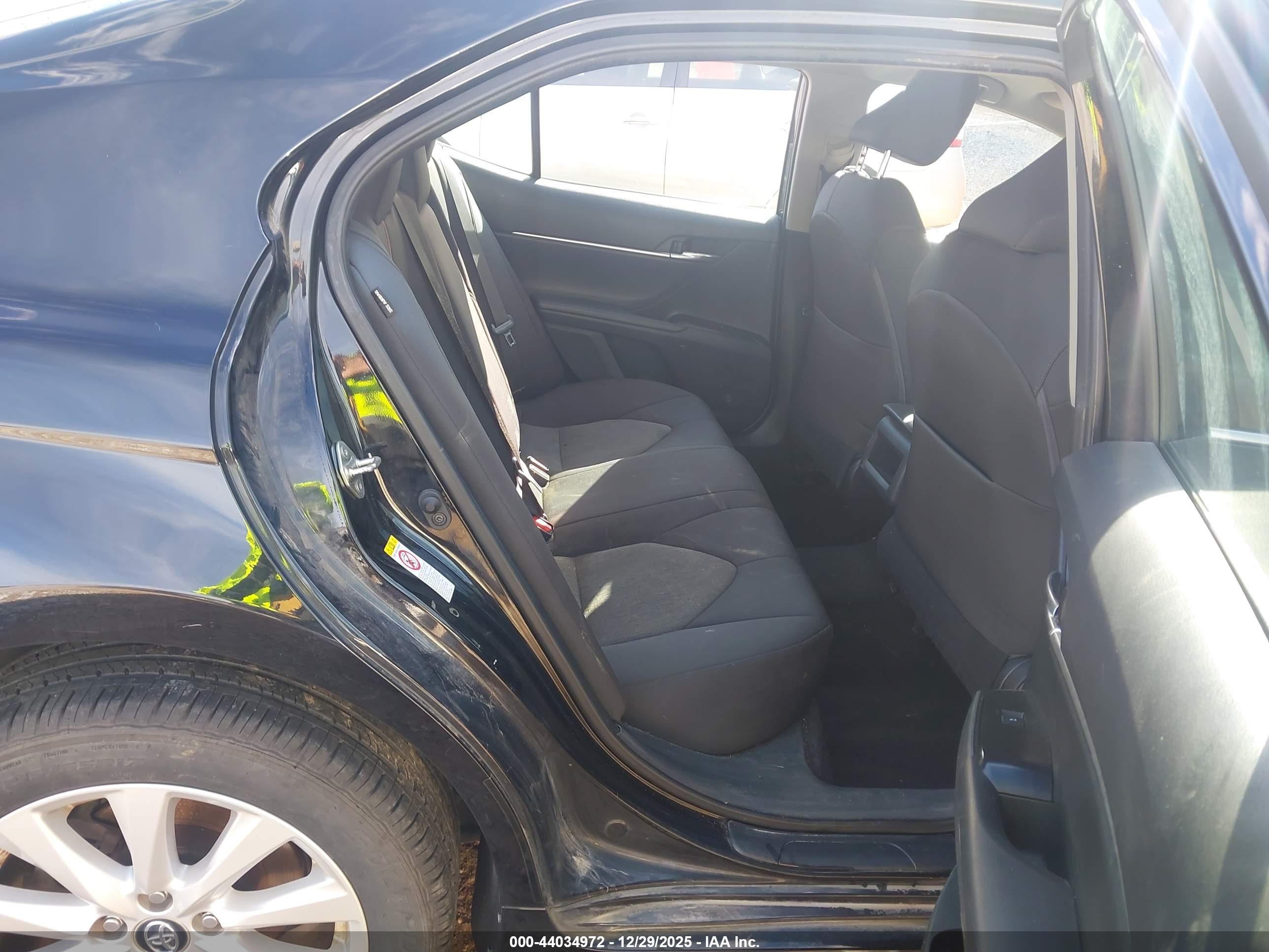 TOYOTA CAMRY image 8
