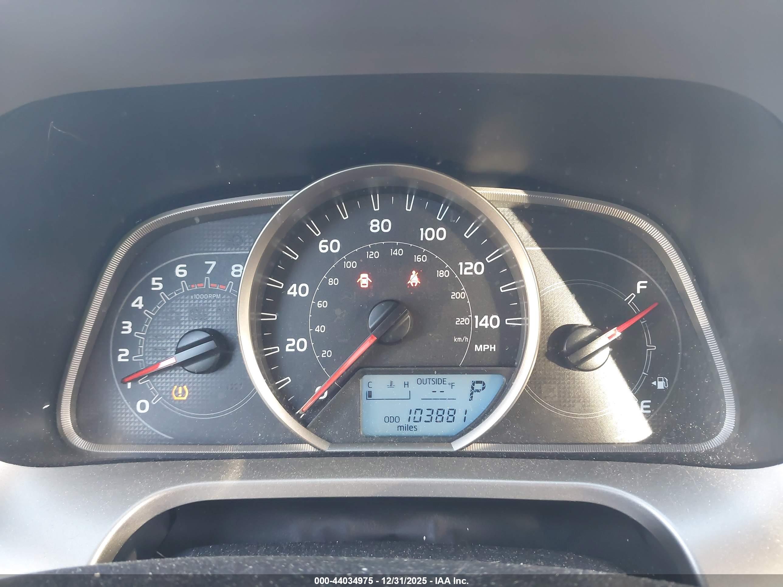 TOYOTA RAV4 image 7