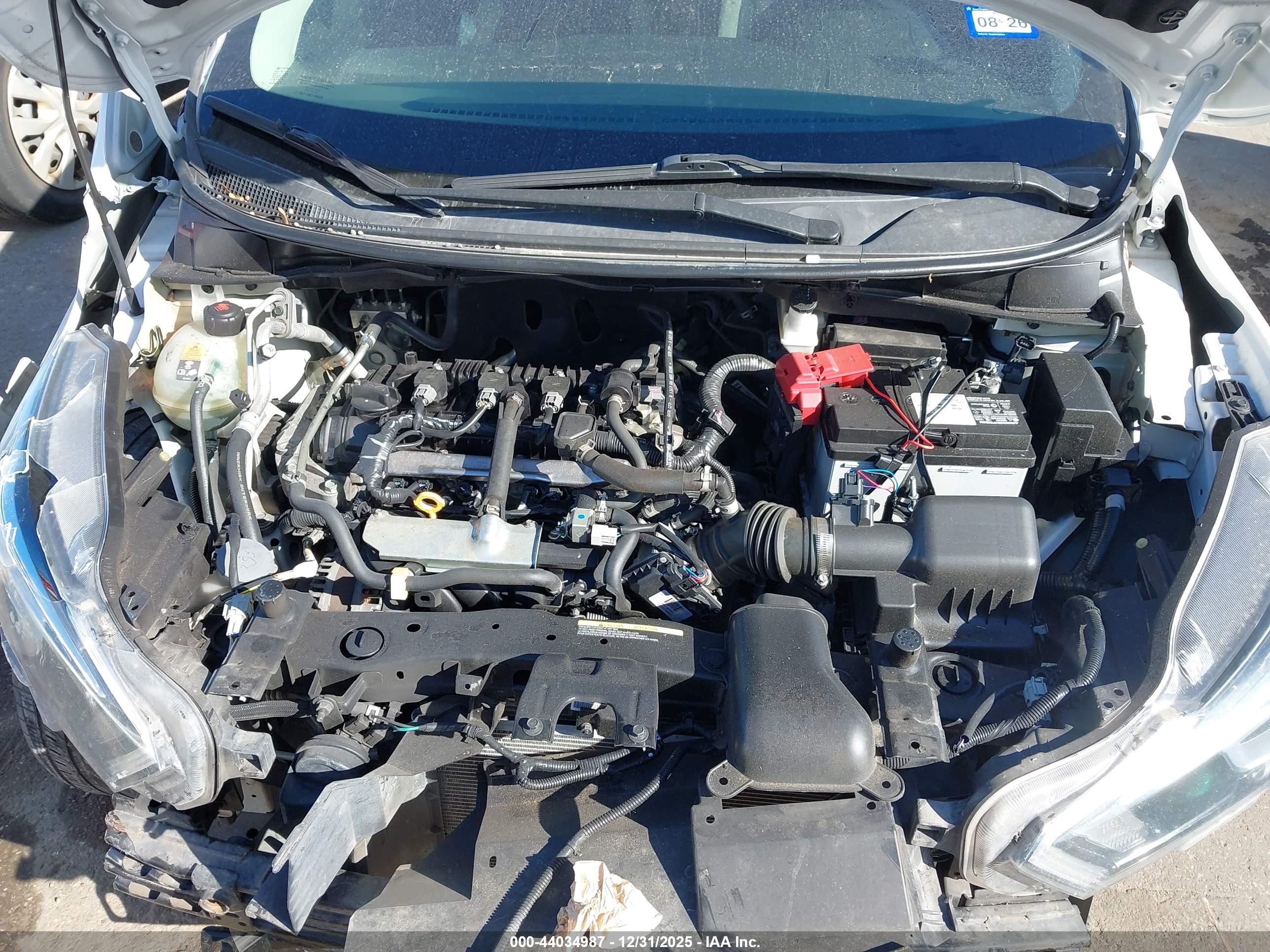 NISSAN VERSA image 10