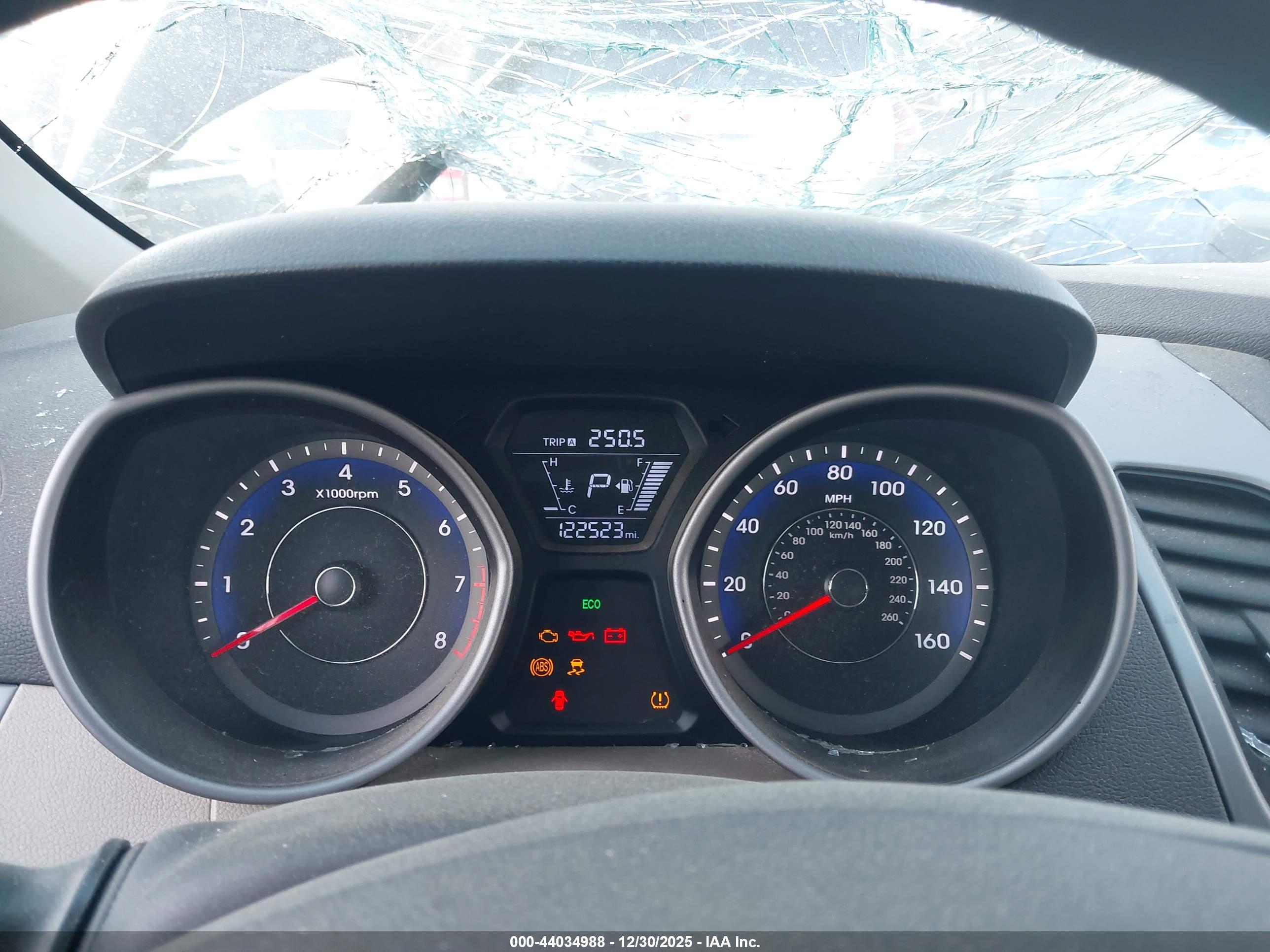 HYUNDAI ELANTRA image 7