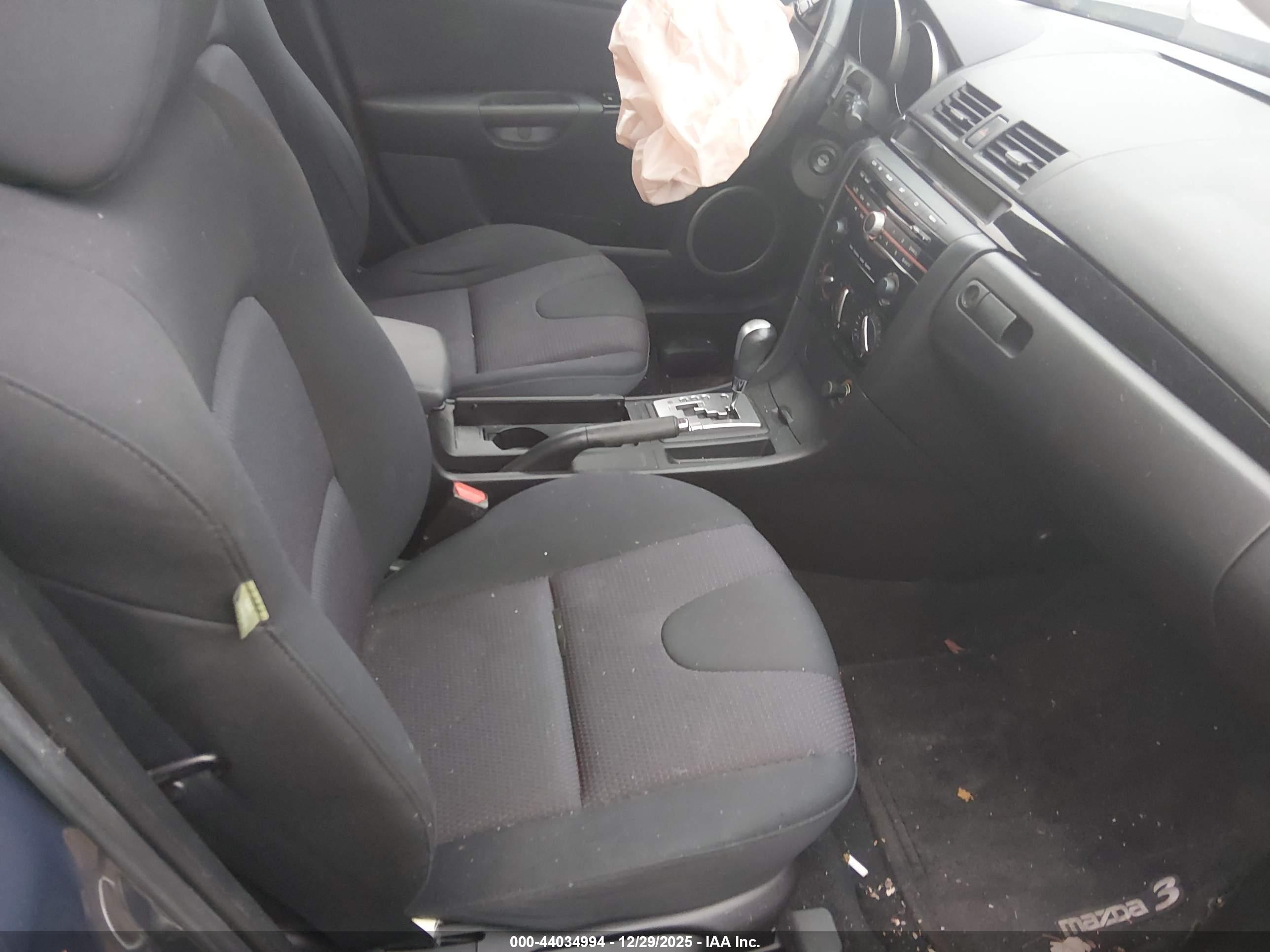 MAZDA MAZDA3 image 5