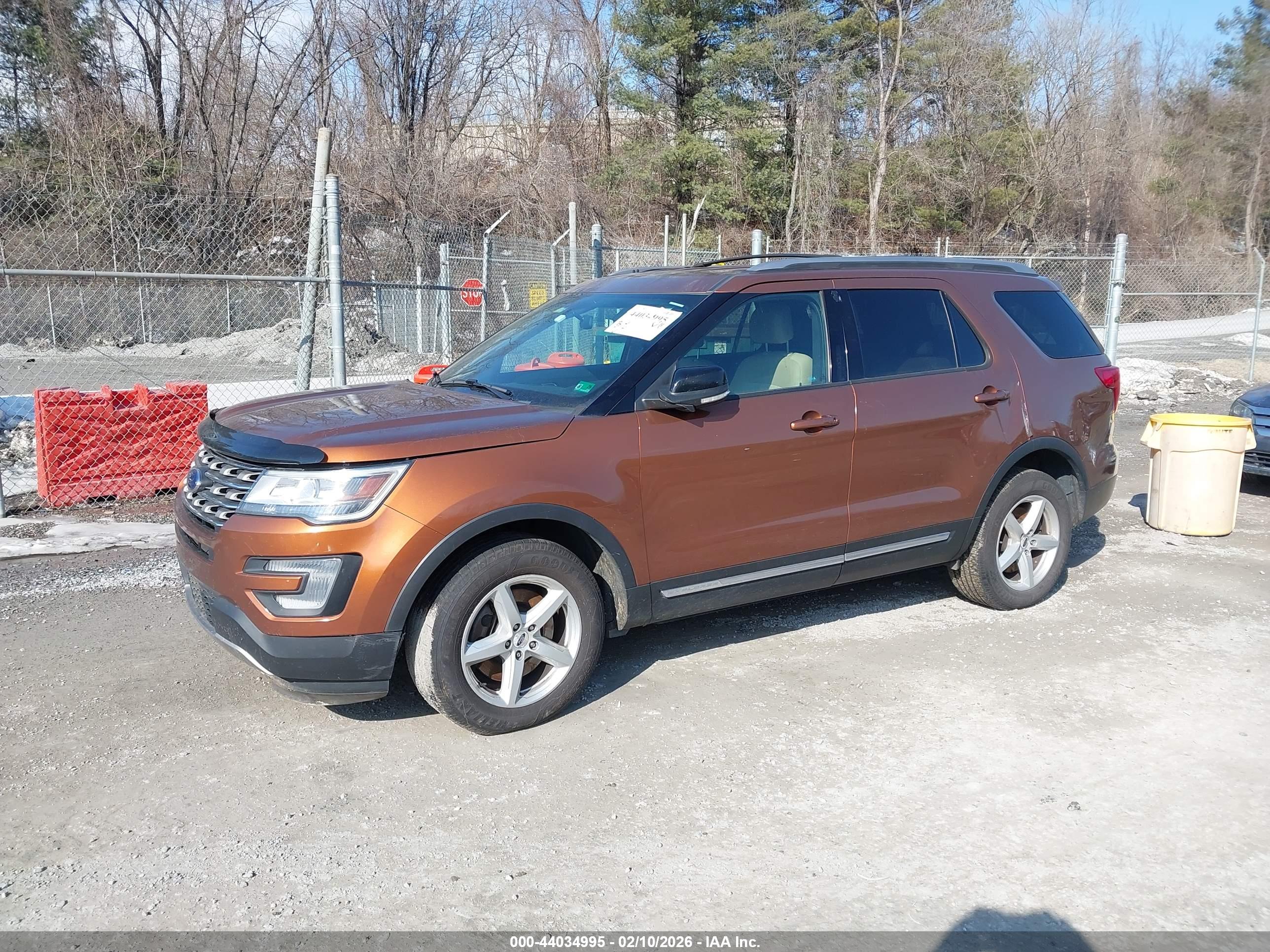 FORD EXPLORER image 2