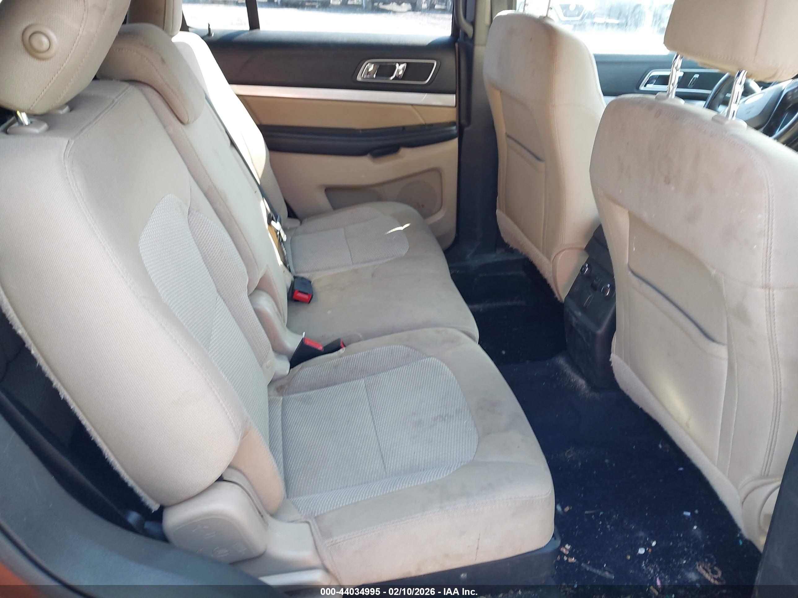 FORD EXPLORER image 8