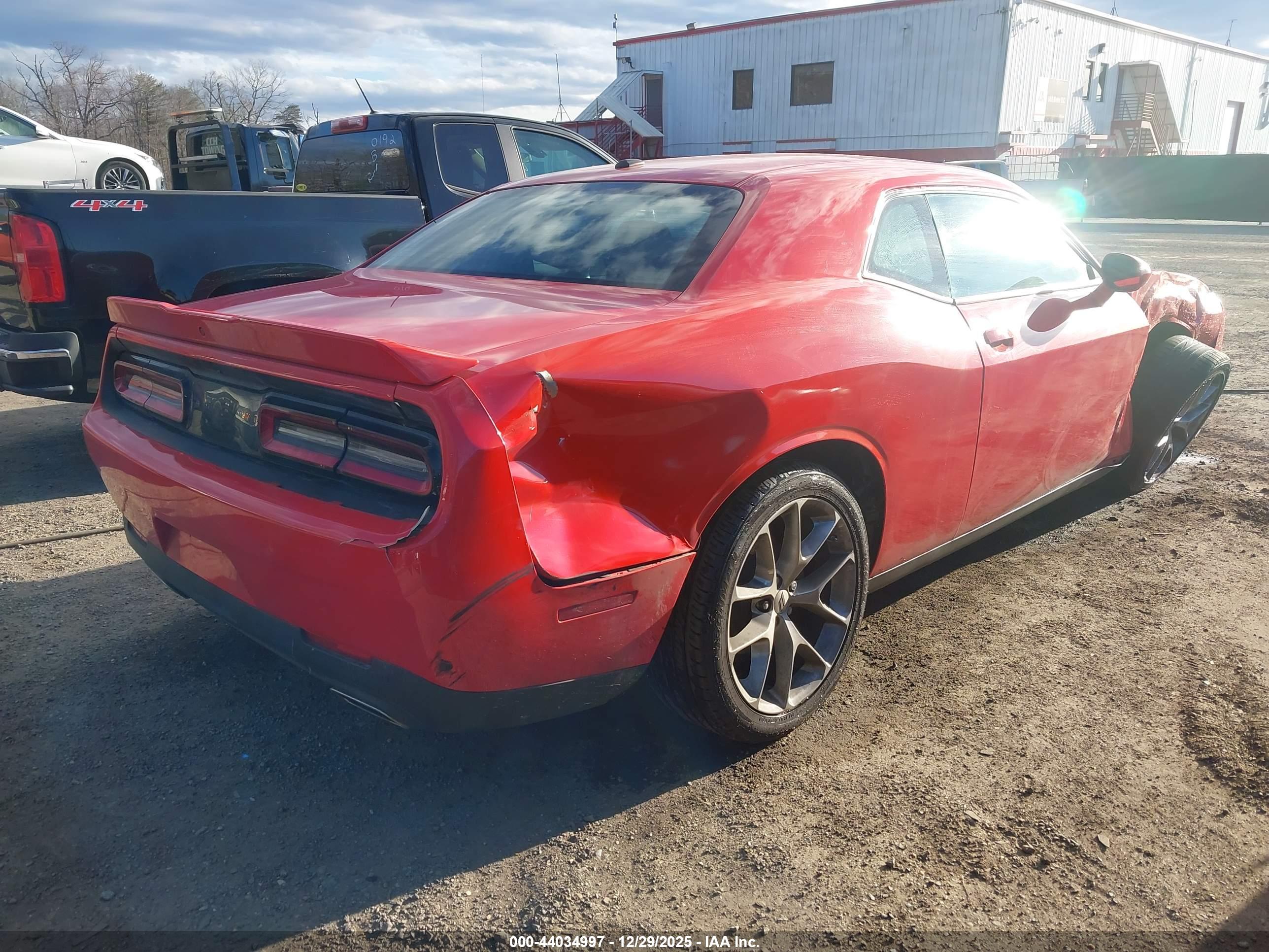 DODGE CHALLENGER image 4