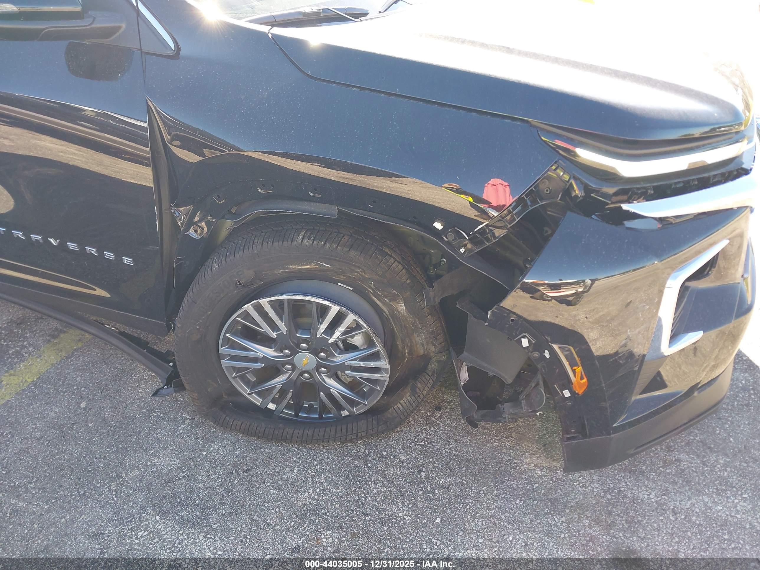 CHEVROLET TRAVERSE image 6