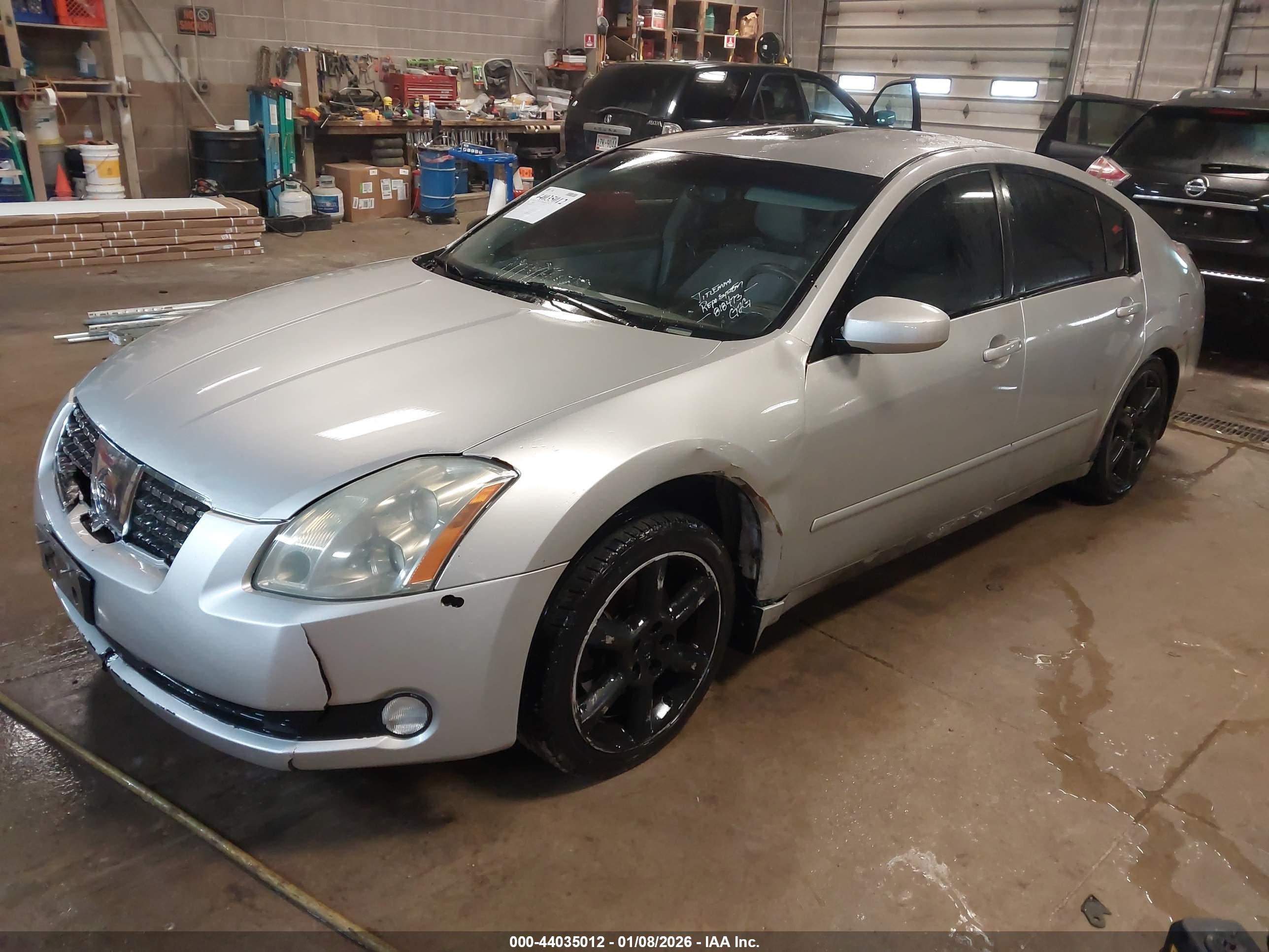 NISSAN MAXIMA image 2