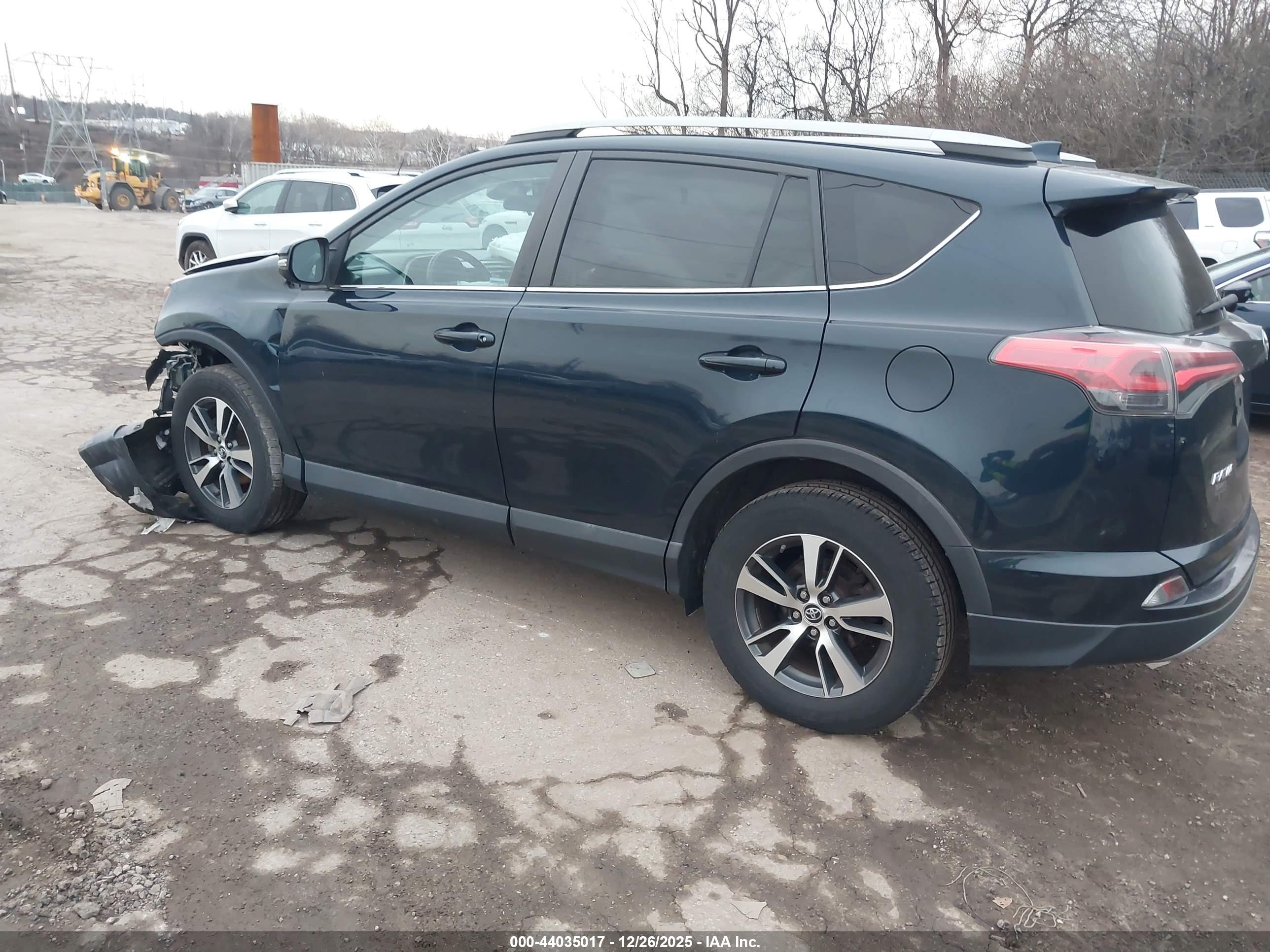 TOYOTA RAV4 image 3