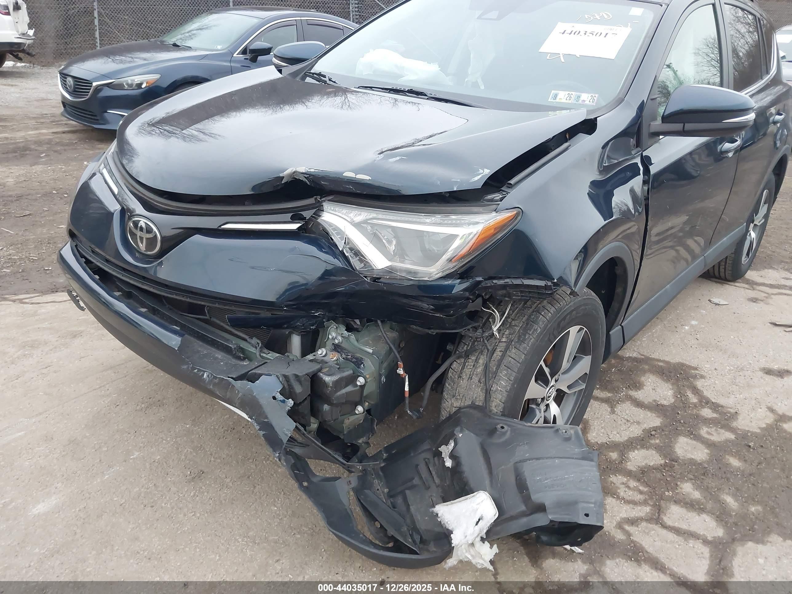 TOYOTA RAV4 image 6