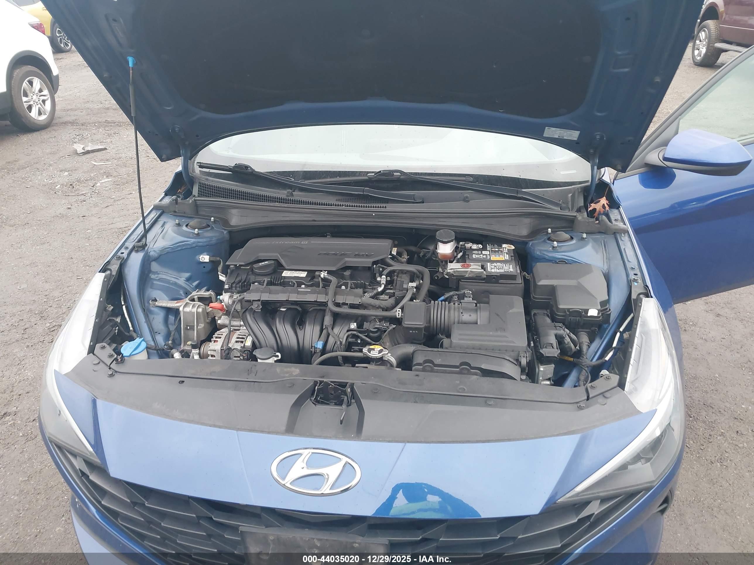 HYUNDAI ELANTRA image 10