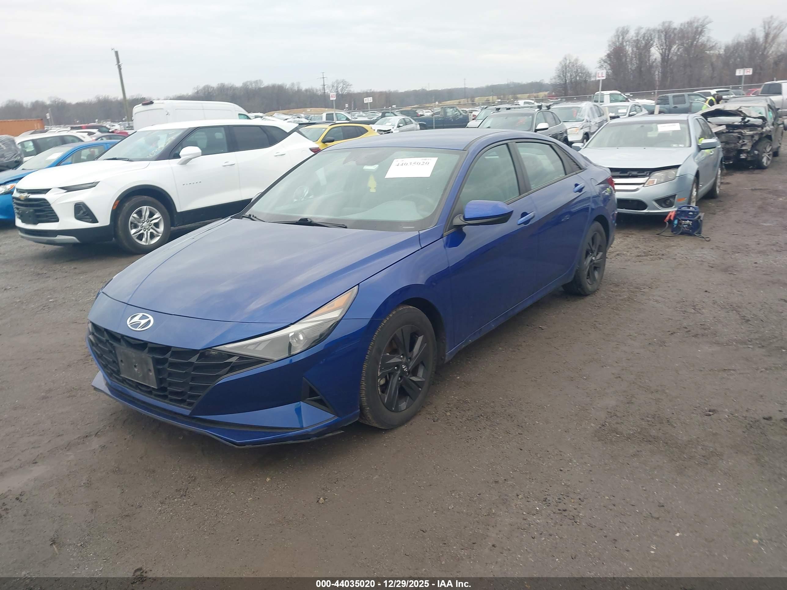 HYUNDAI ELANTRA image 2