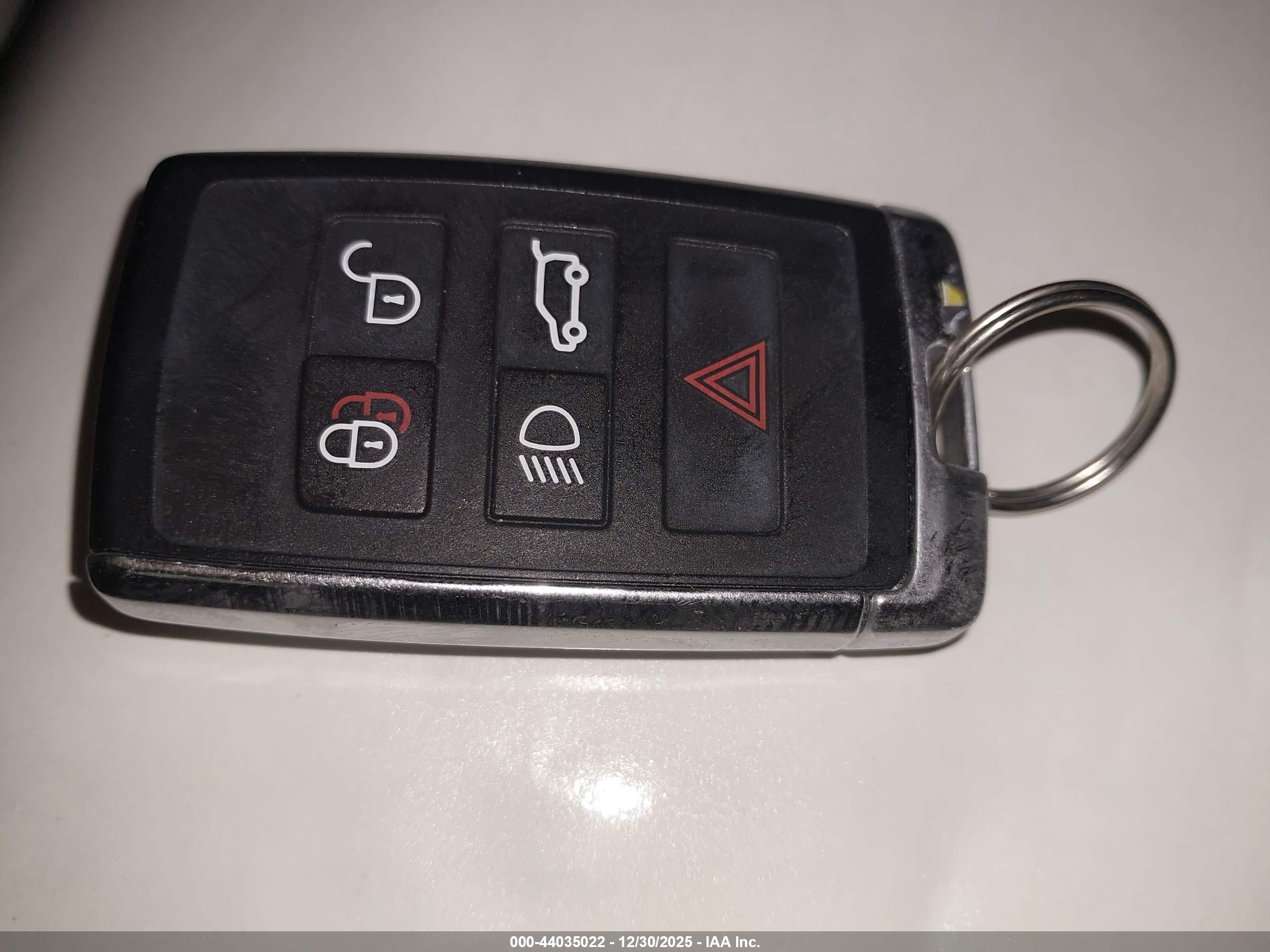 LAND ROVER image 11