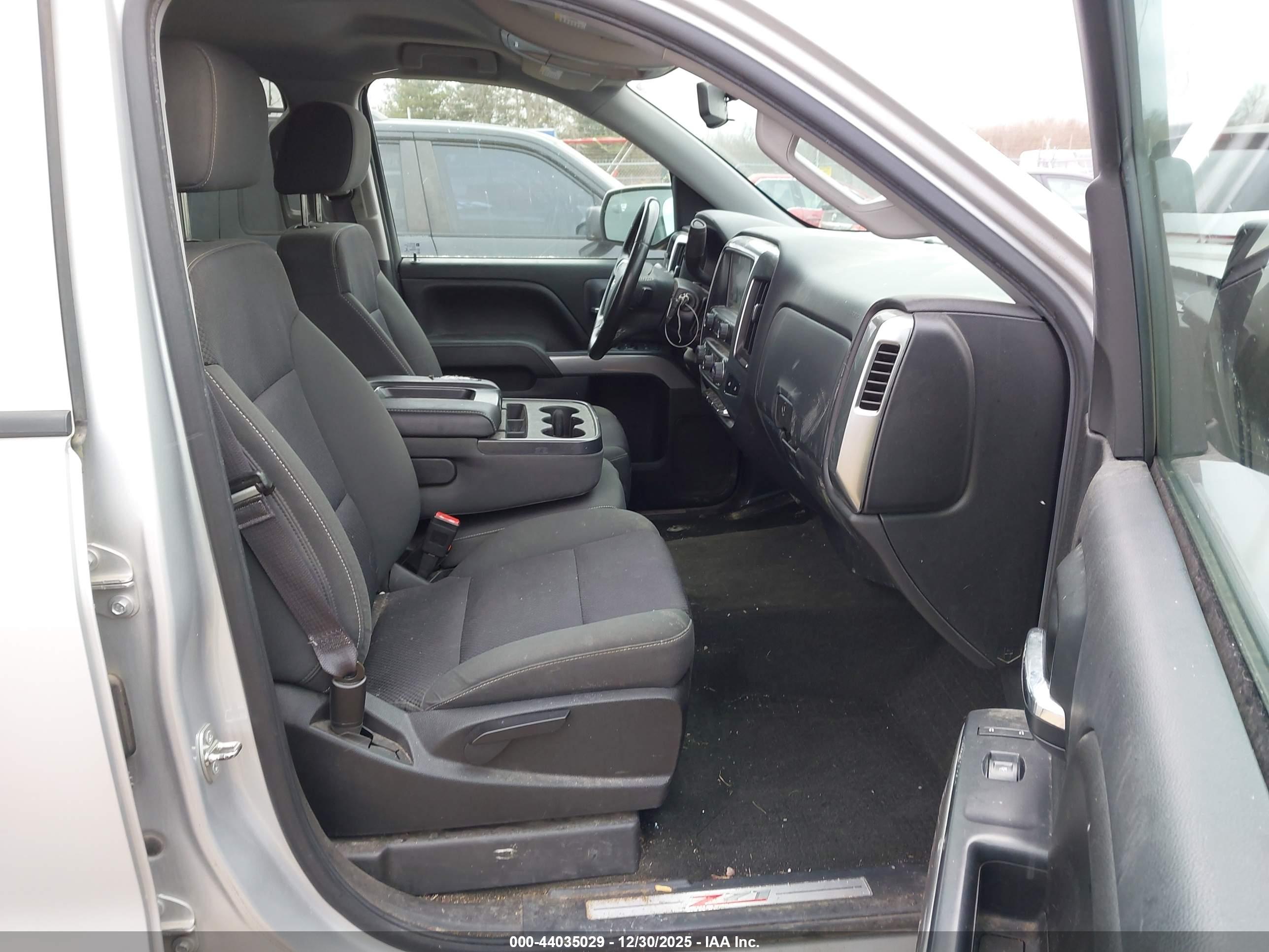 CHEVROLET SILVERADO image 5