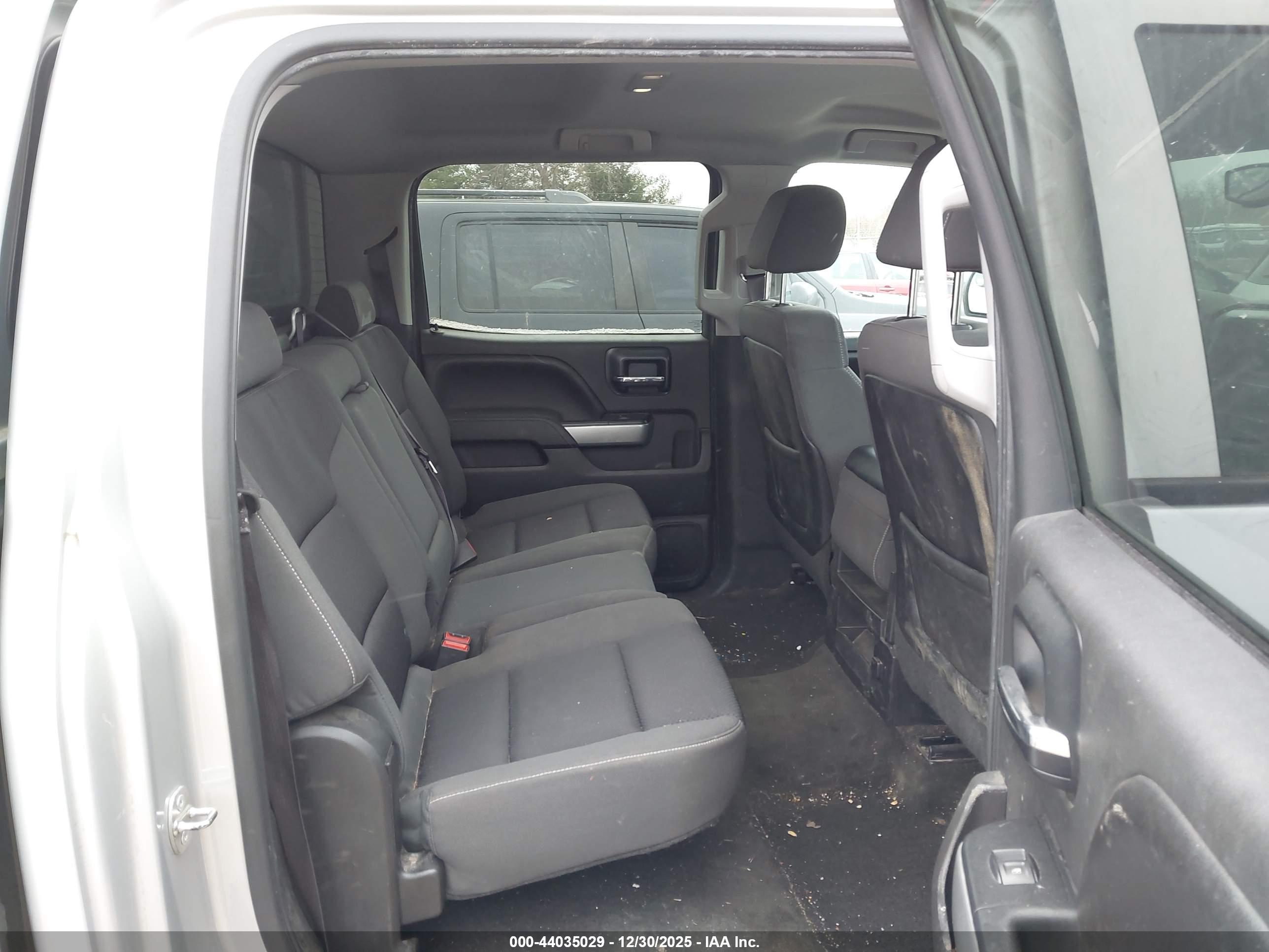CHEVROLET SILVERADO image 8