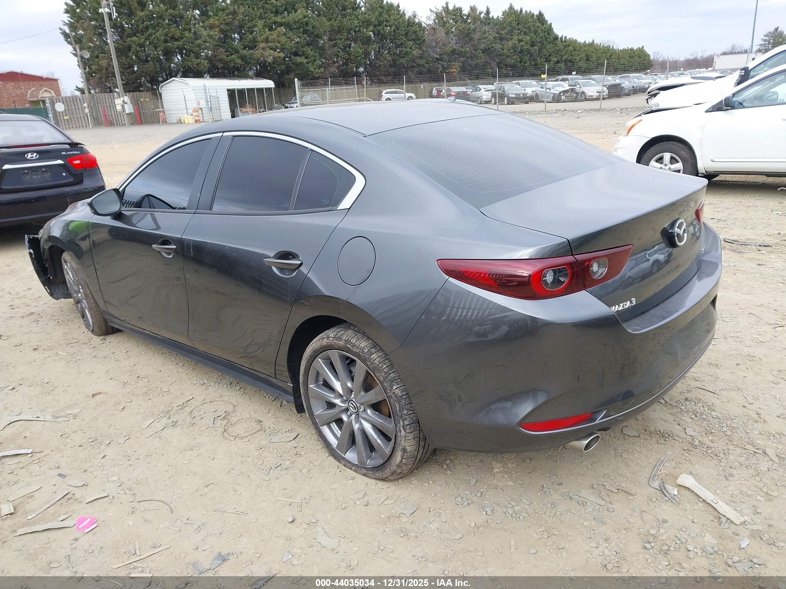 MAZDA MAZDA3 image 3