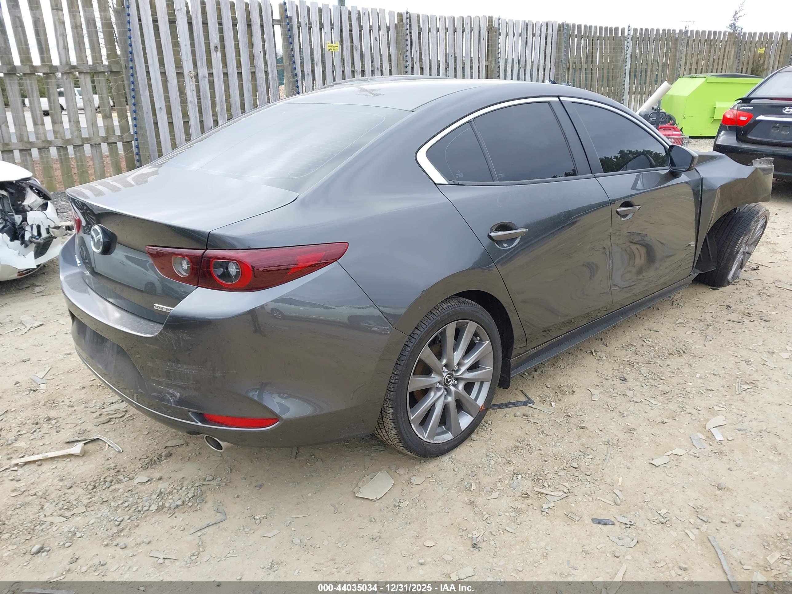 MAZDA MAZDA3 image 4