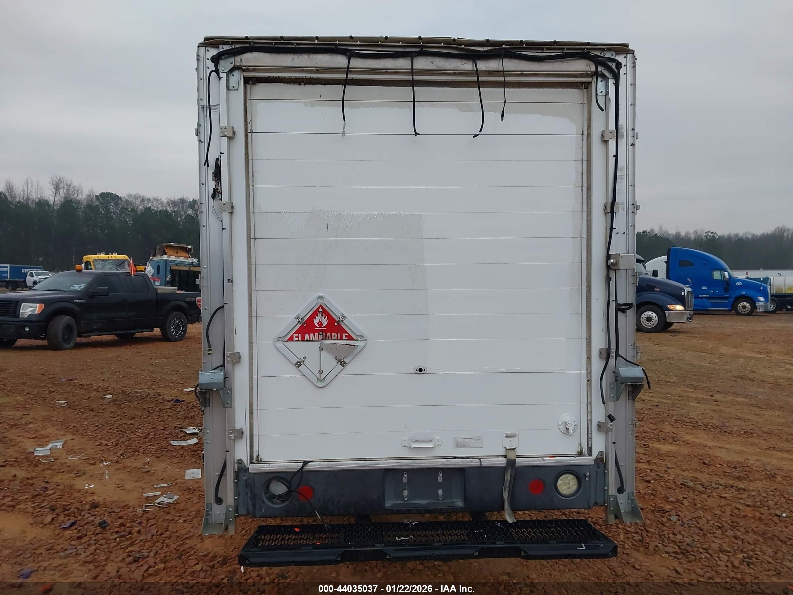 ISUZU NPR image 8
