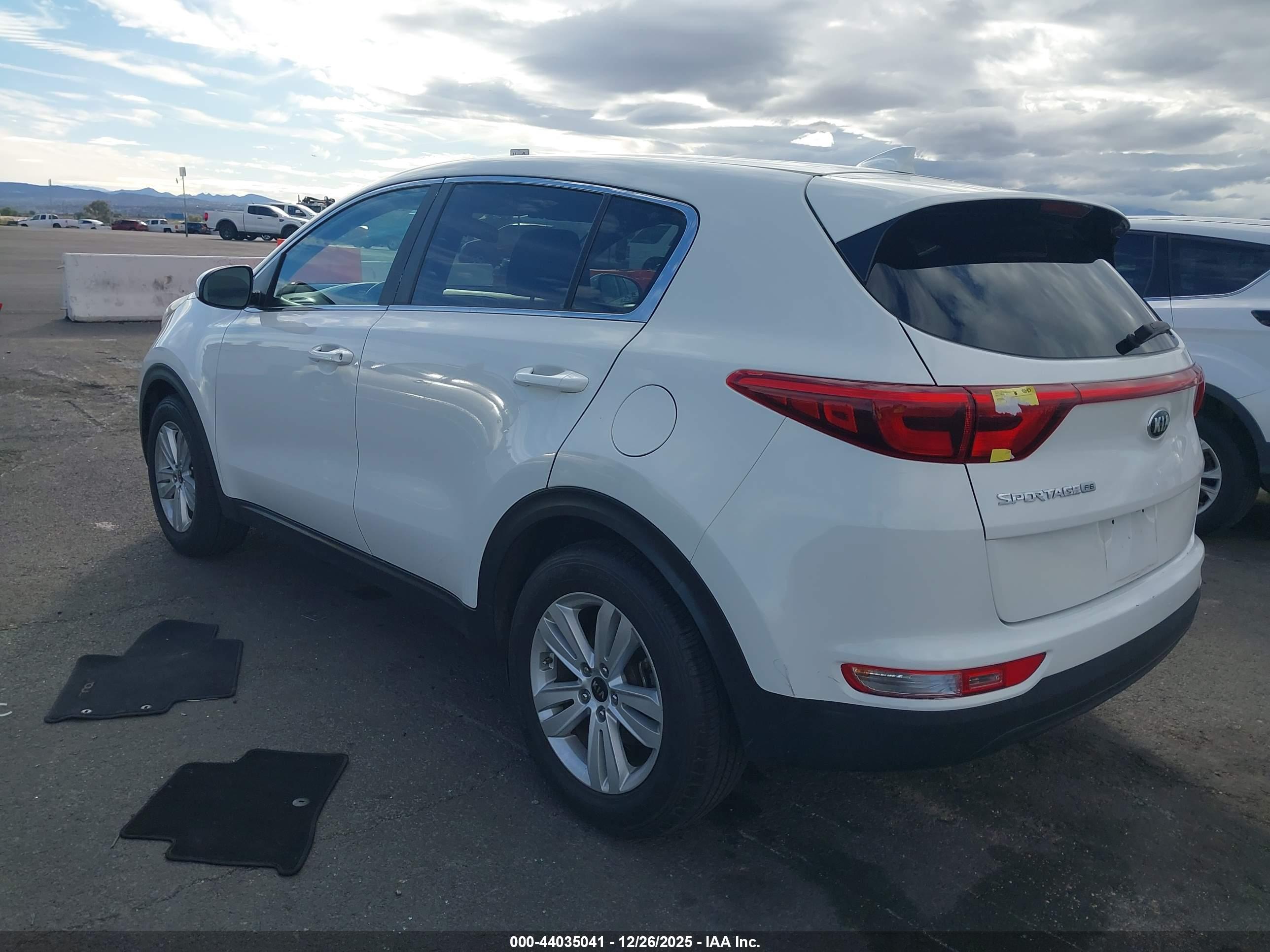 KIA SPORTAGE image 3