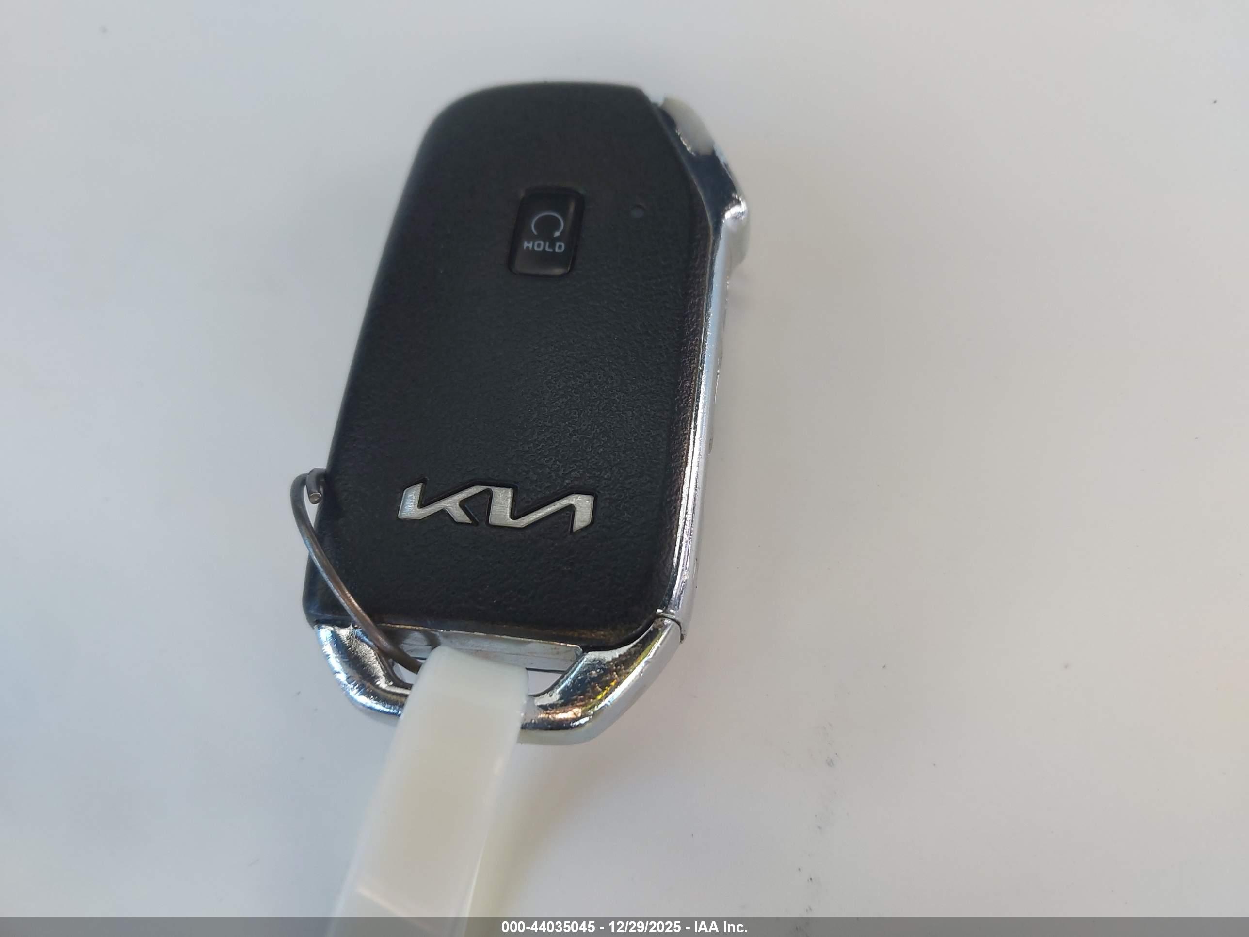KIA K5 image 11