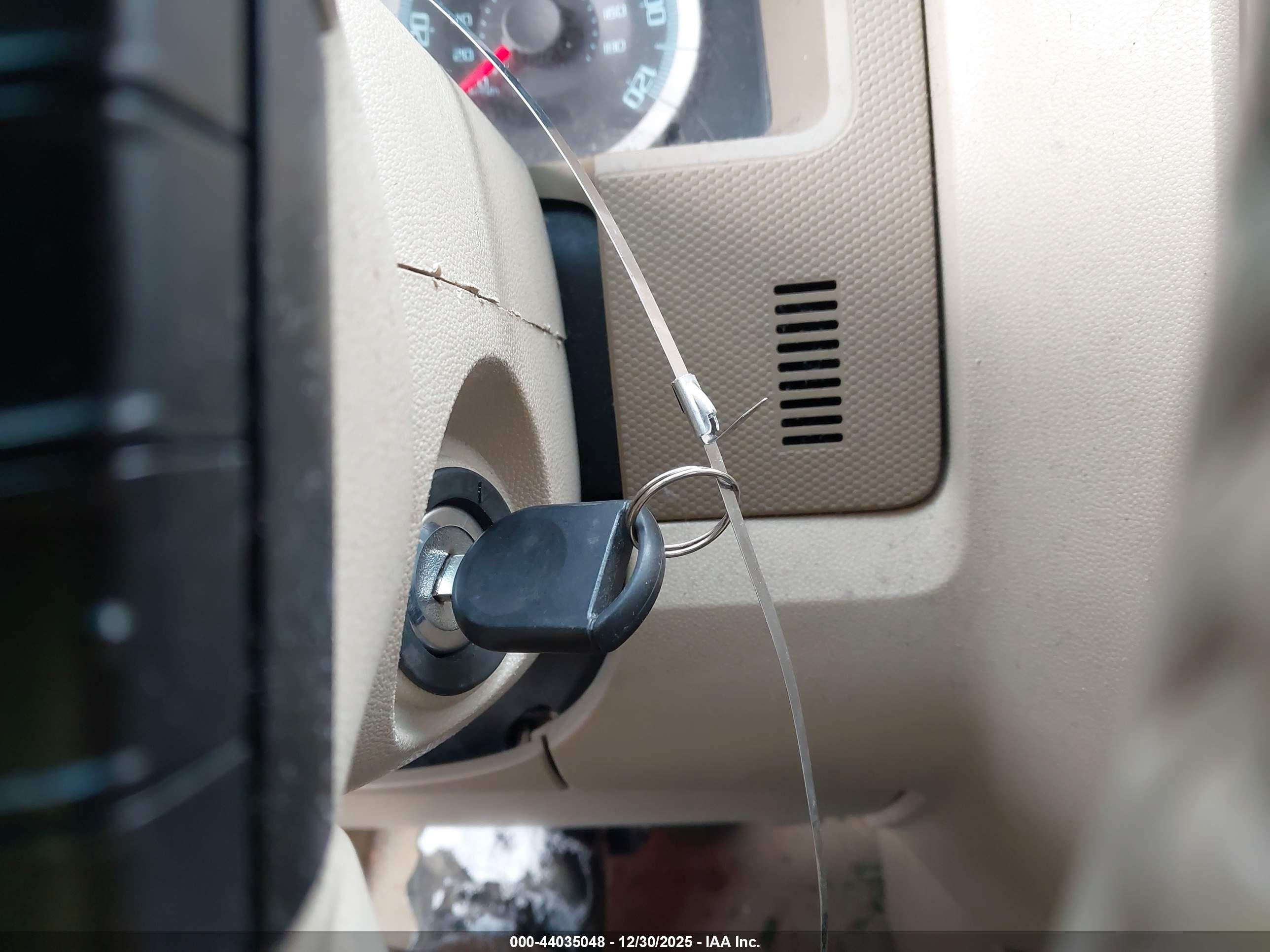 FORD ESCAPE image 11
