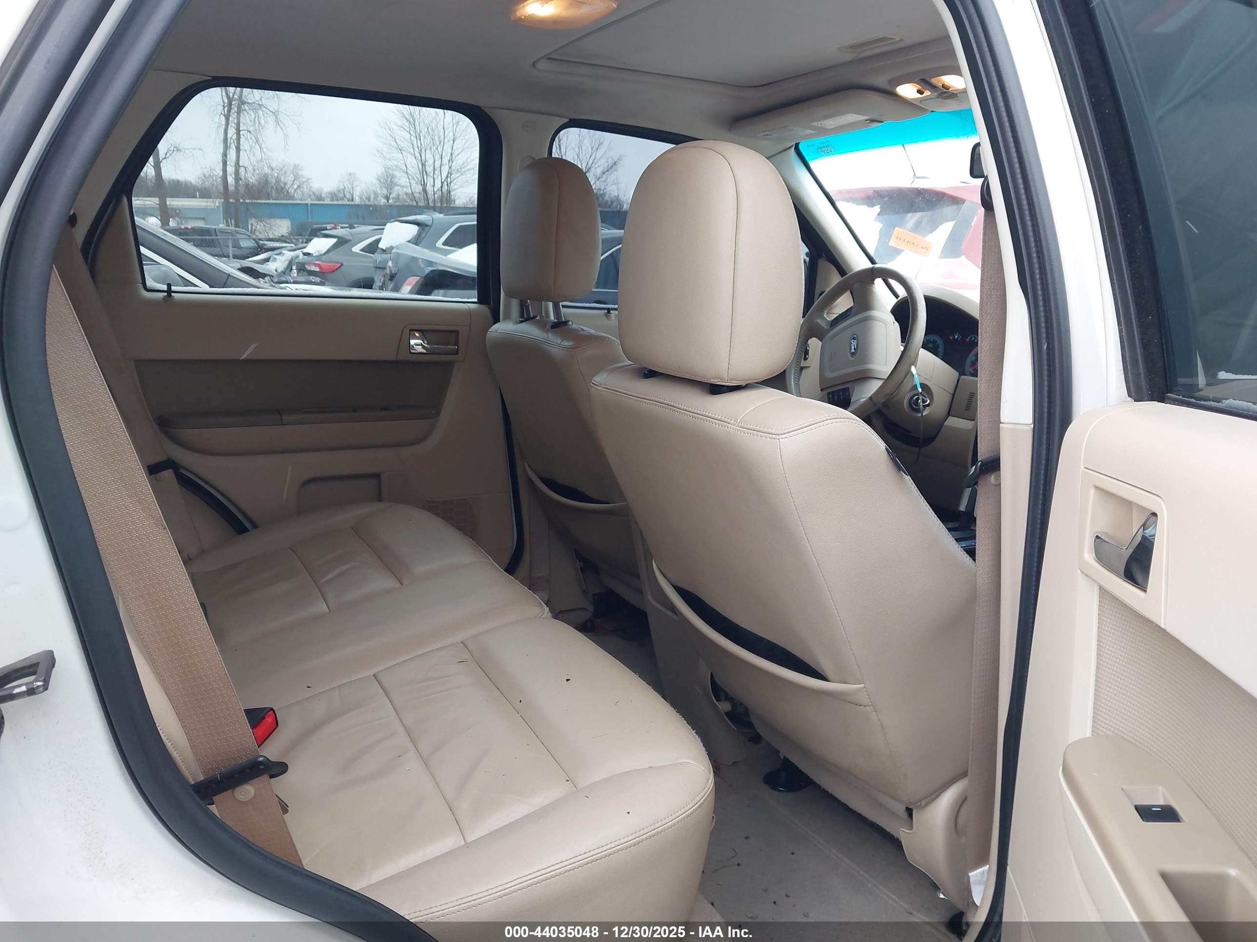 FORD ESCAPE image 8