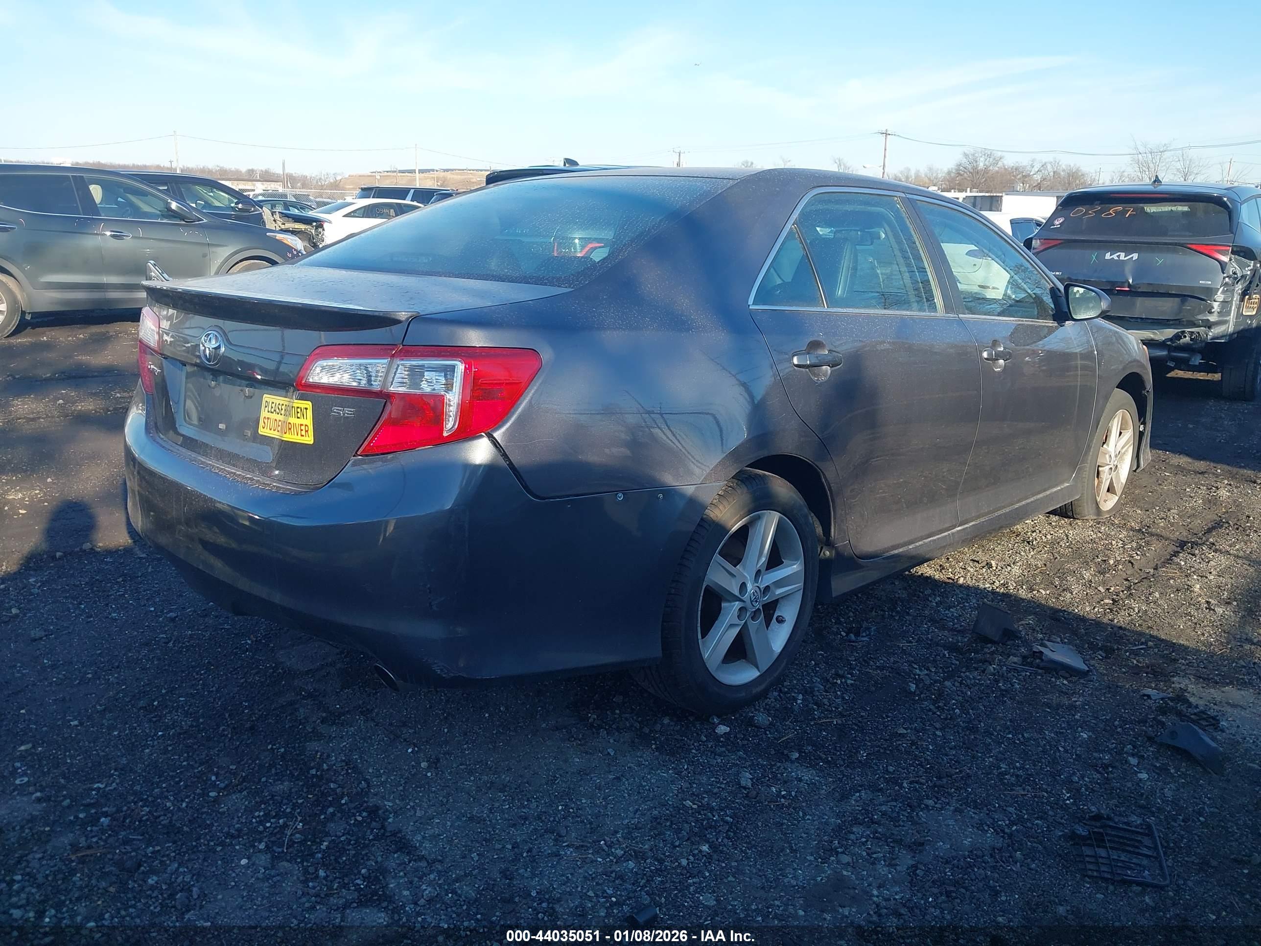 TOYOTA CAMRY image 4