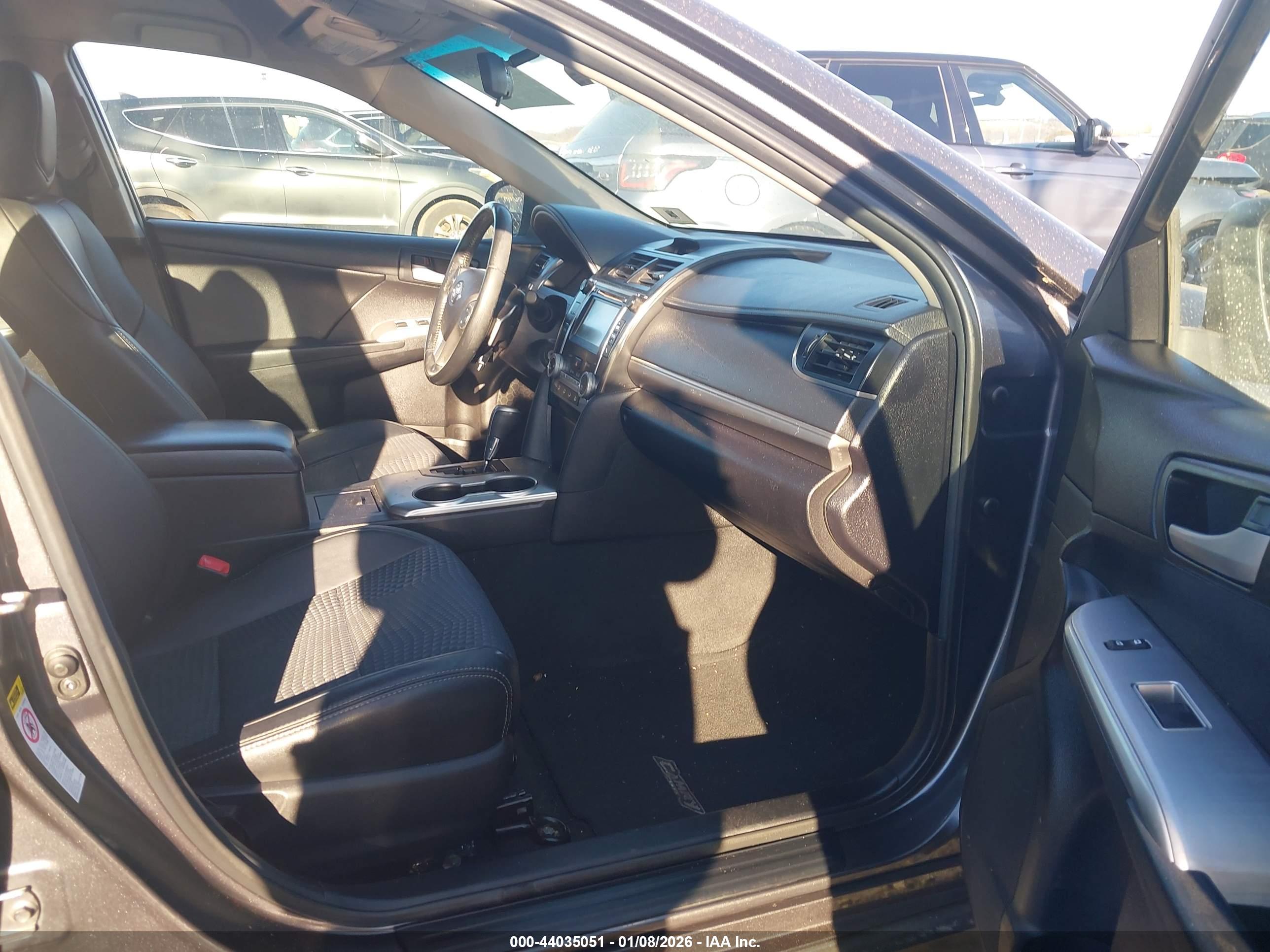 TOYOTA CAMRY image 5