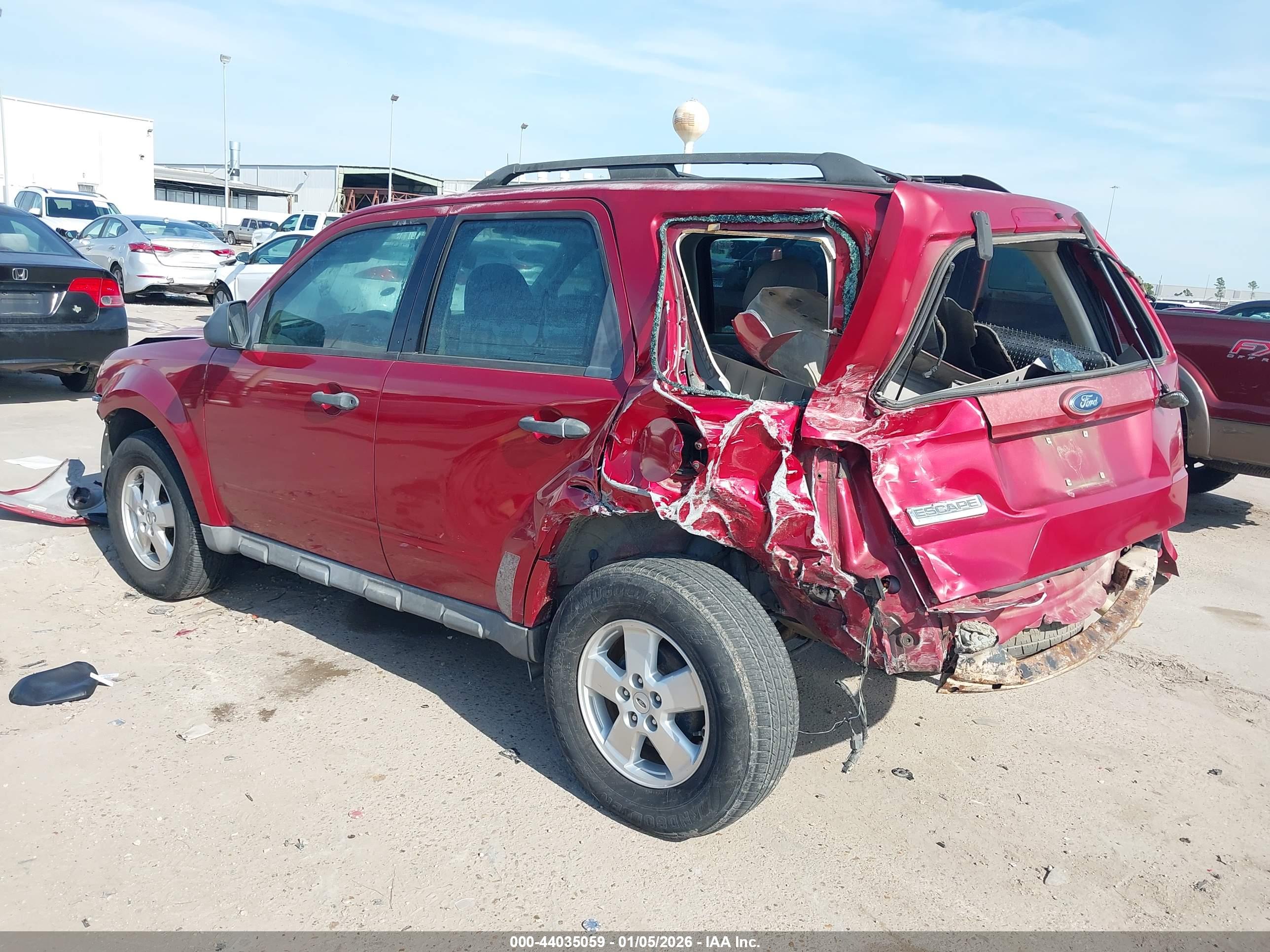 FORD ESCAPE image 3