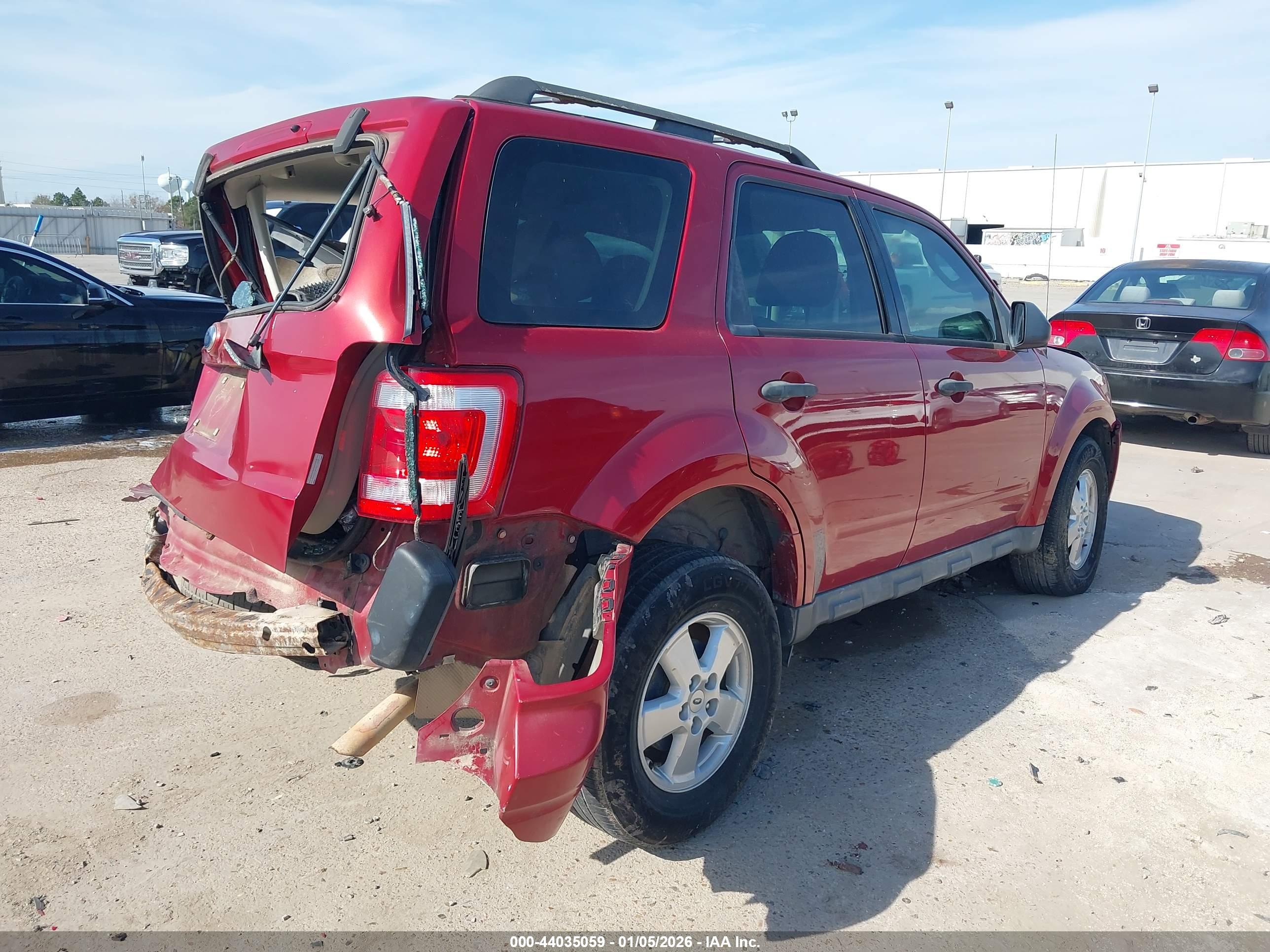 FORD ESCAPE image 4