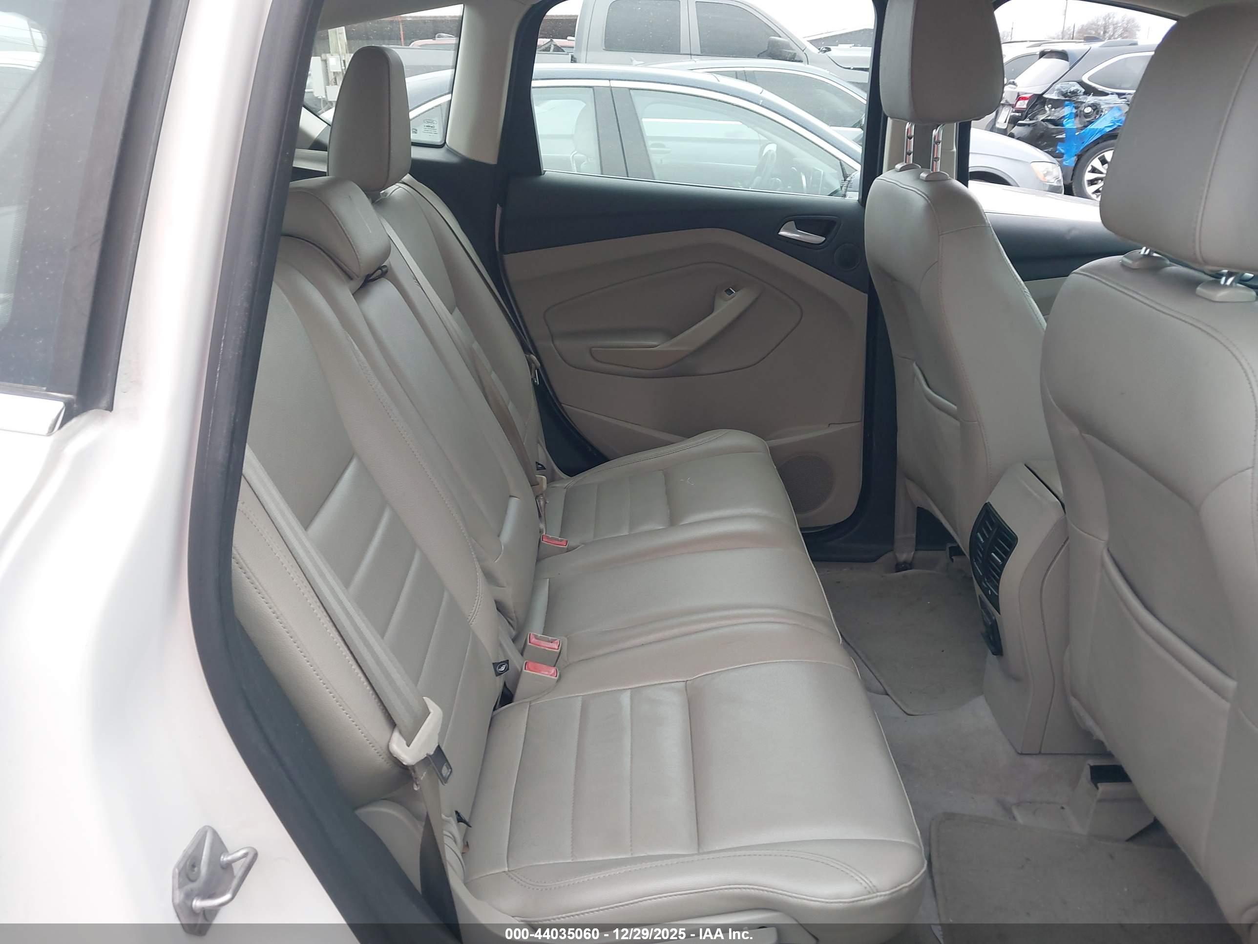 FORD C-MAX image 8