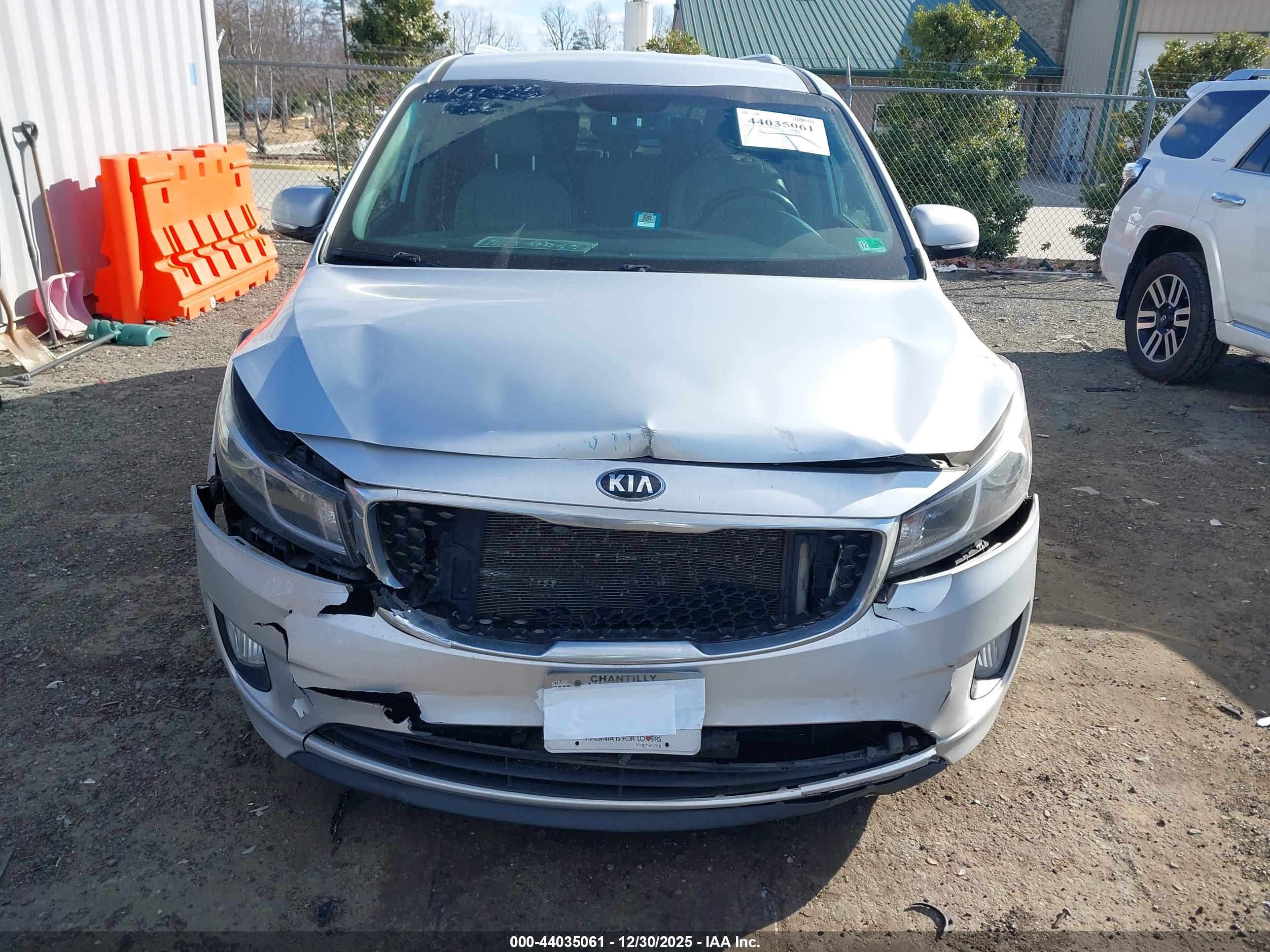 KIA SEDONA image 6