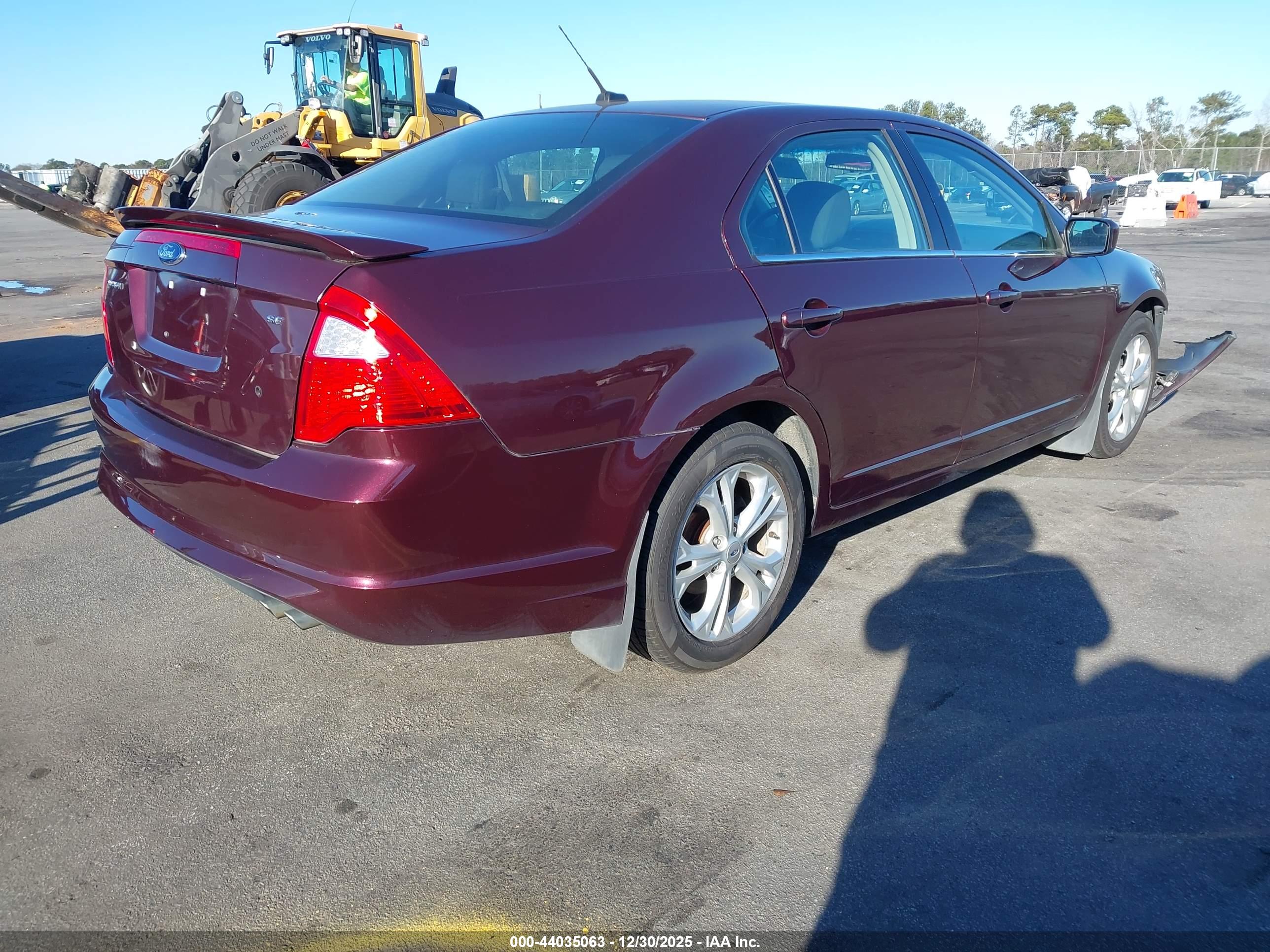 FORD FUSION image 4