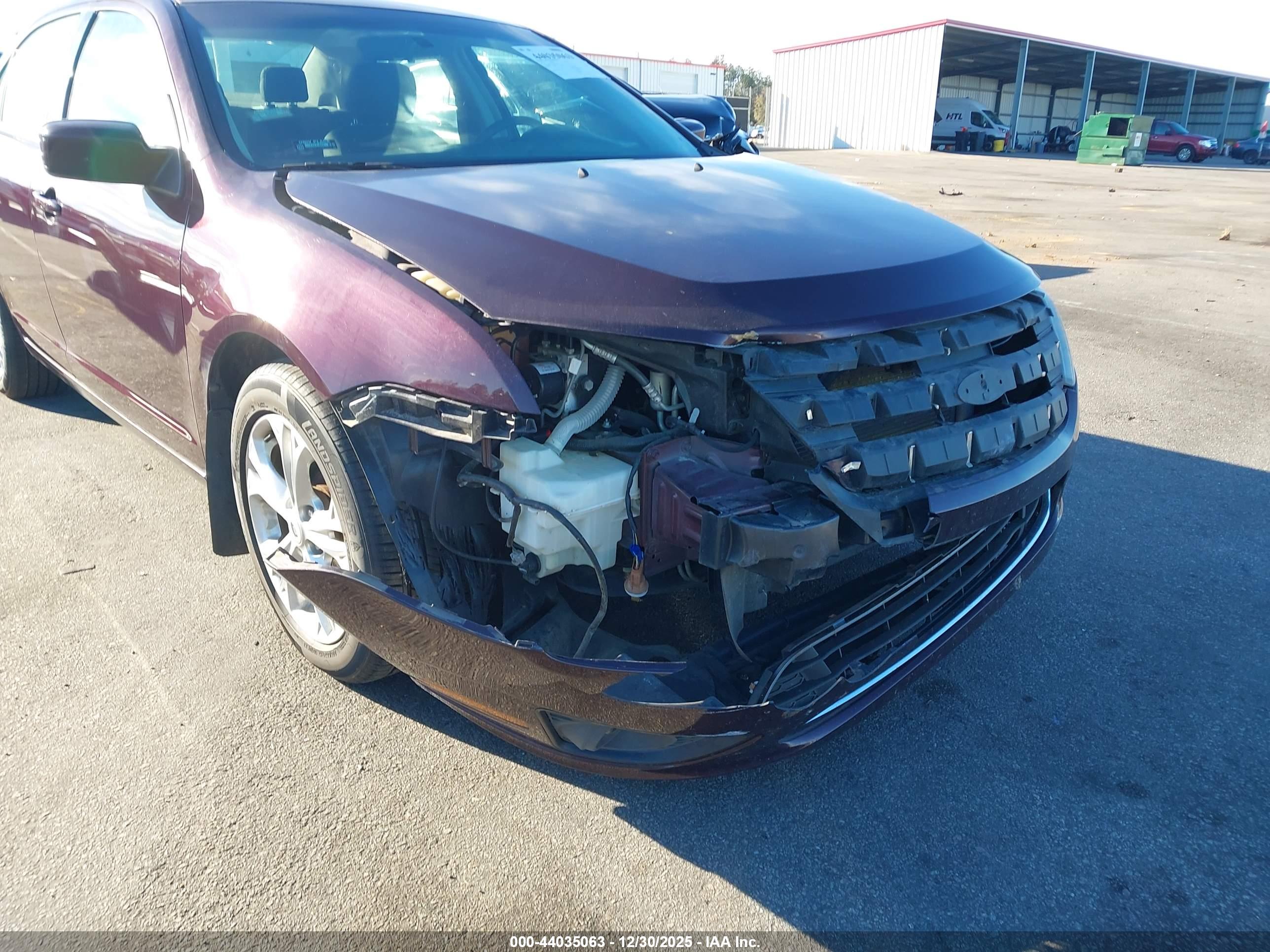 FORD FUSION image 6