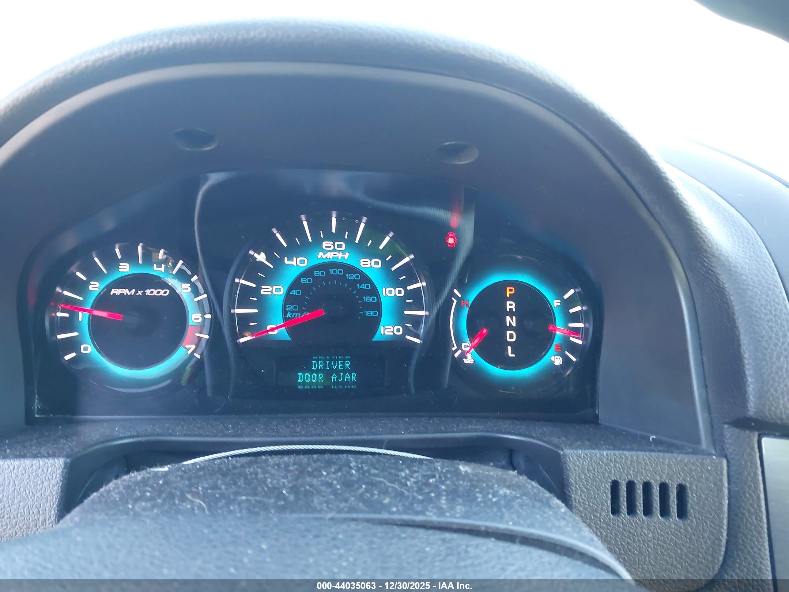 FORD FUSION image 7