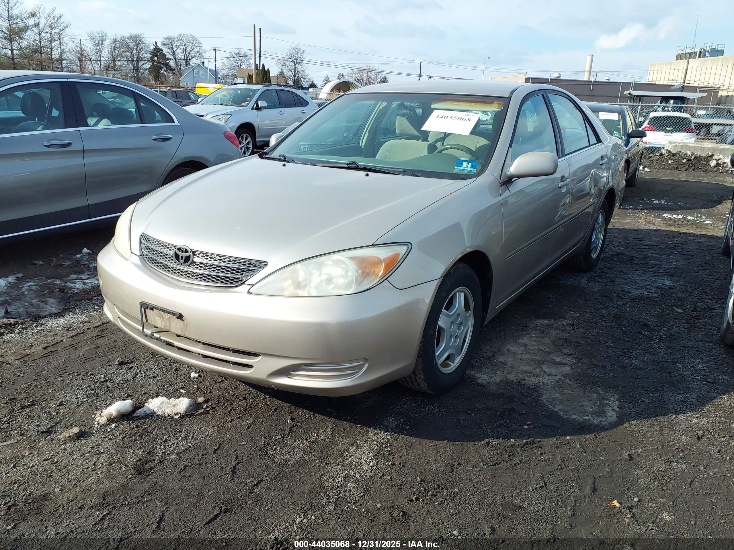 TOYOTA CAMRY image 2