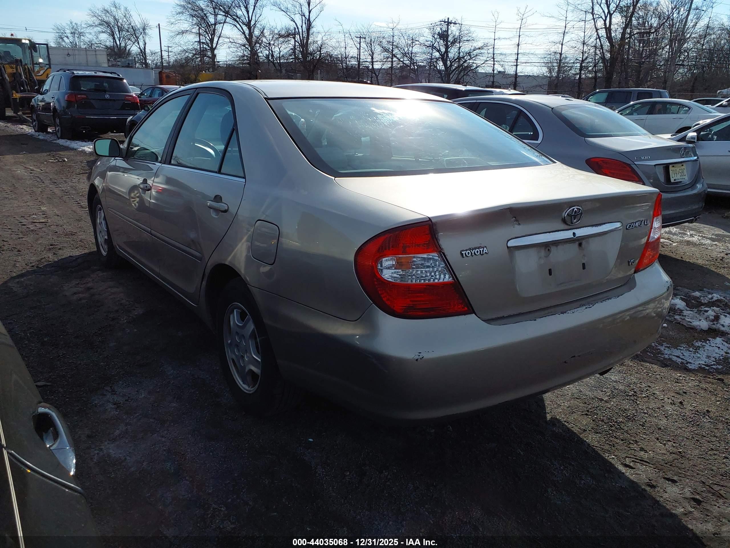 TOYOTA CAMRY image 3