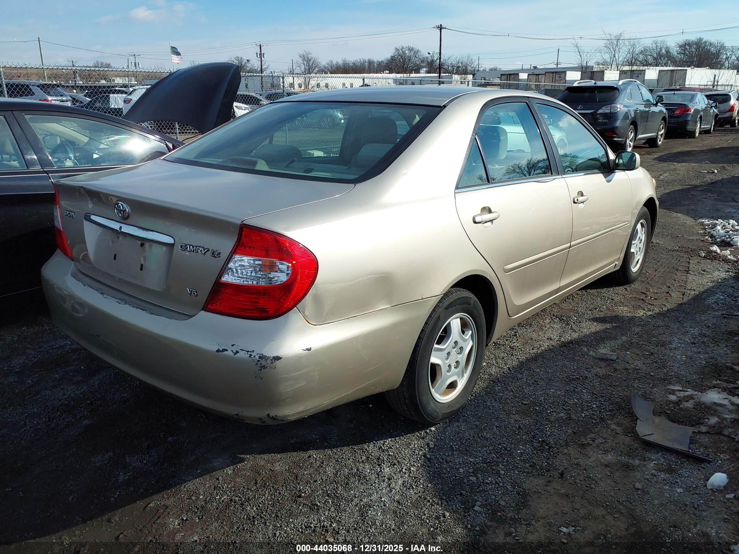 TOYOTA CAMRY image 4