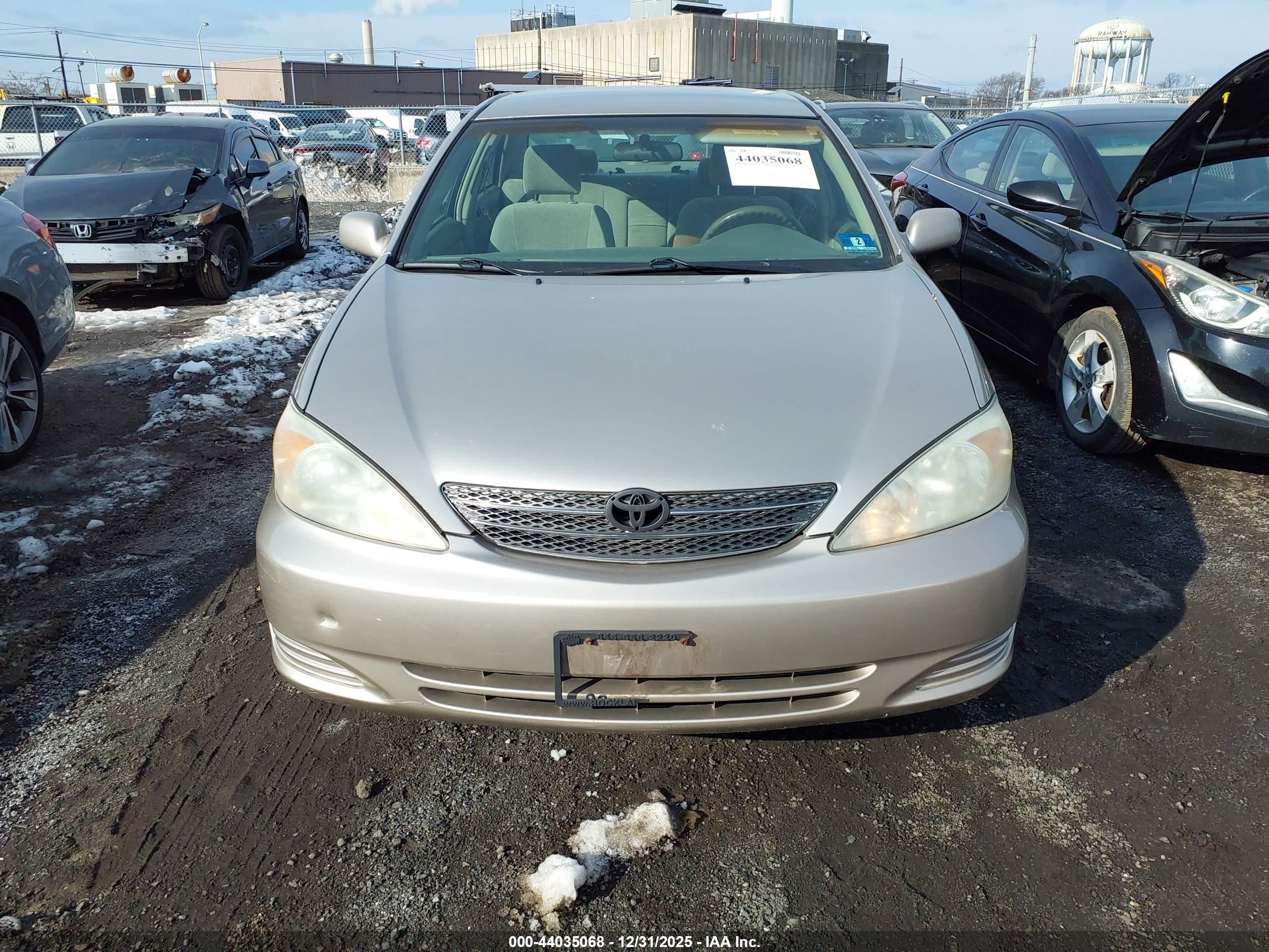TOYOTA CAMRY image 6