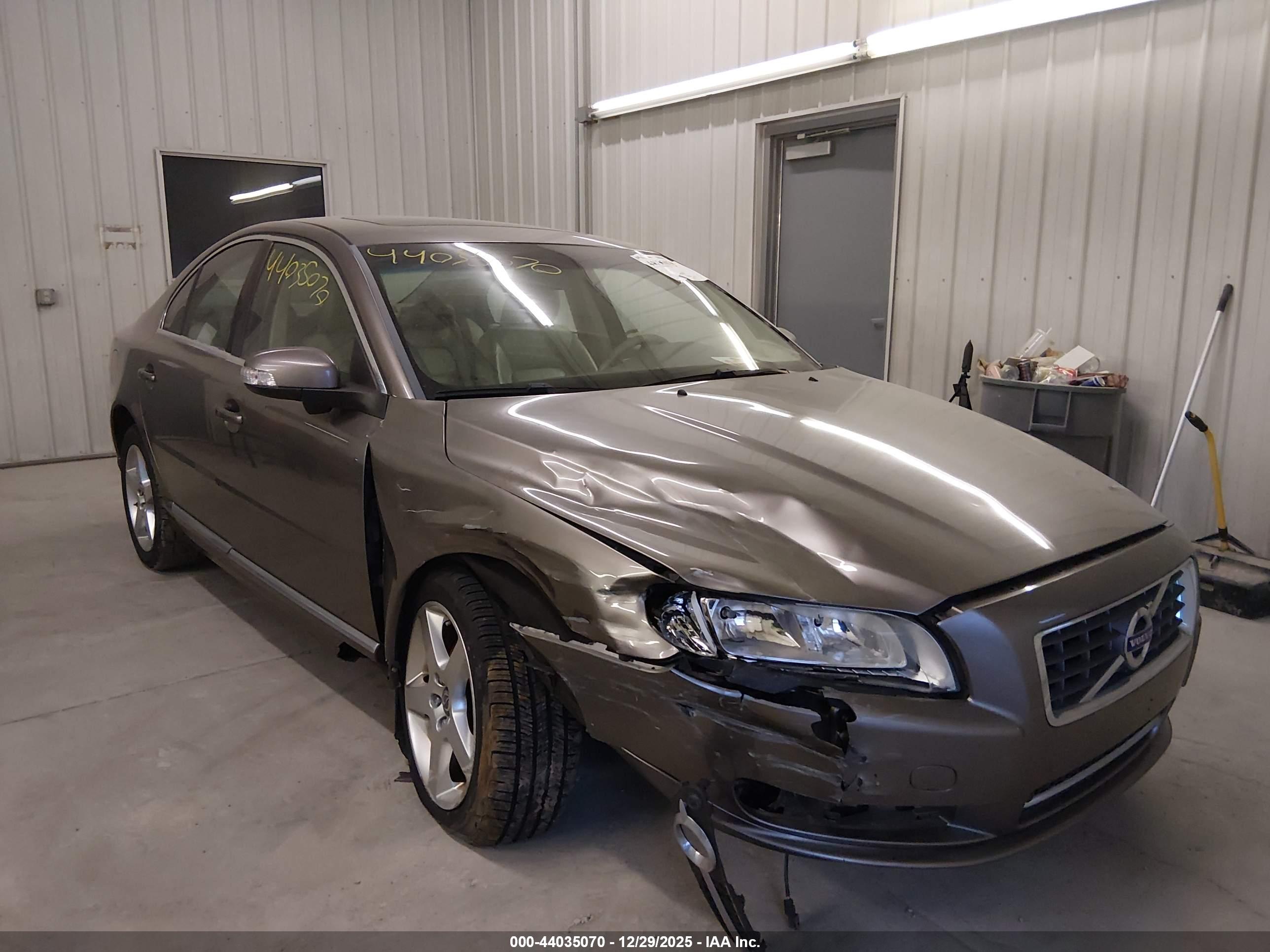VOLVO S80 image 6
