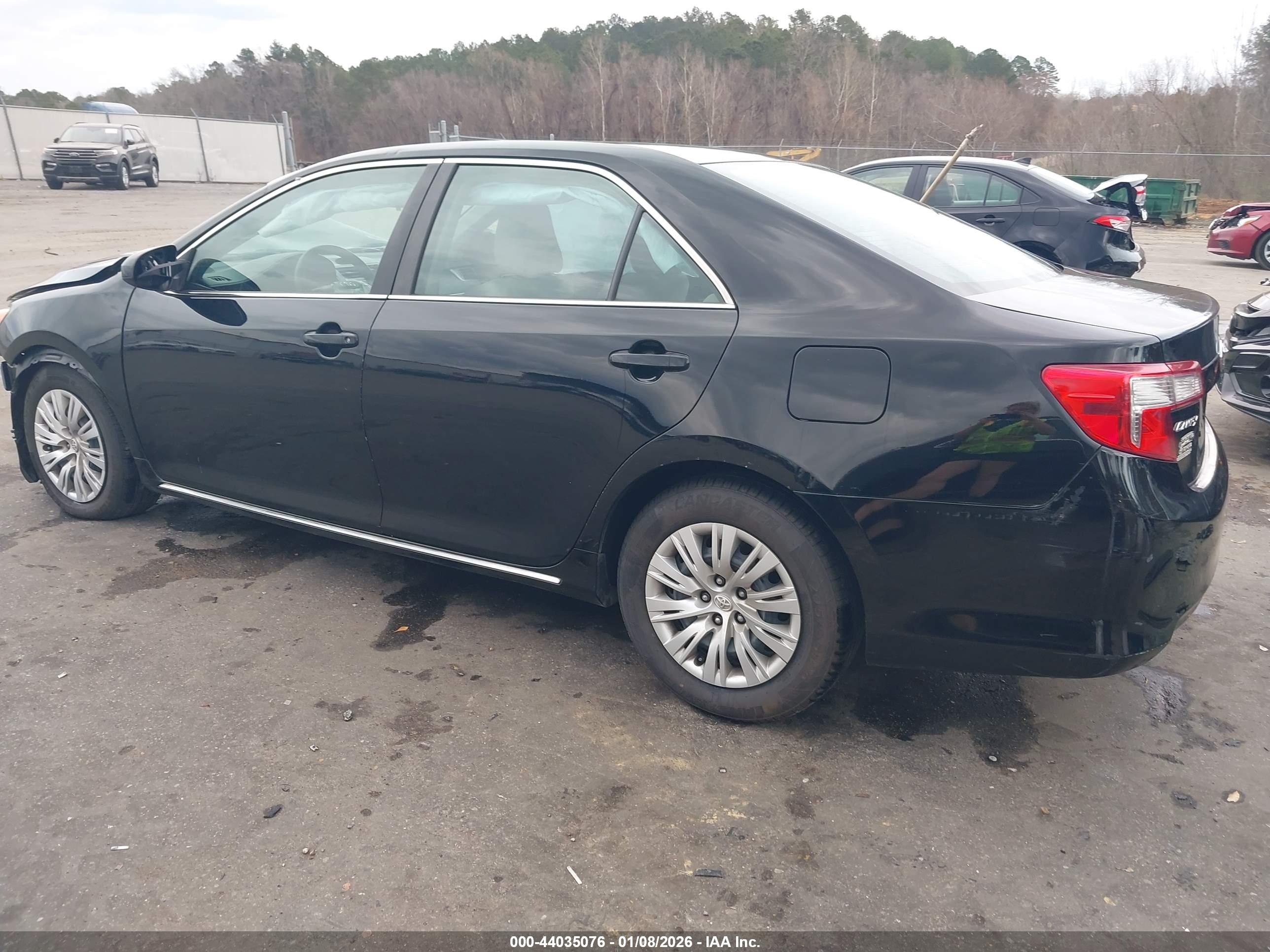 TOYOTA CAMRY image 3