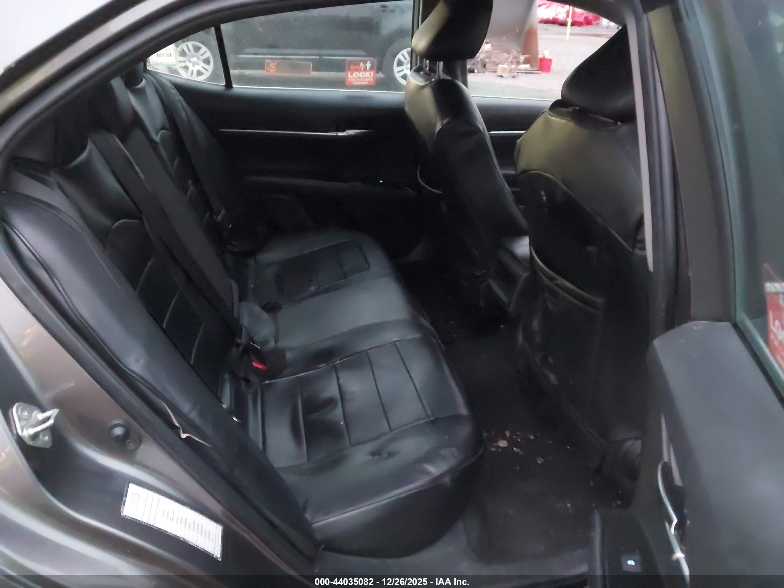 TOYOTA CAMRY image 8