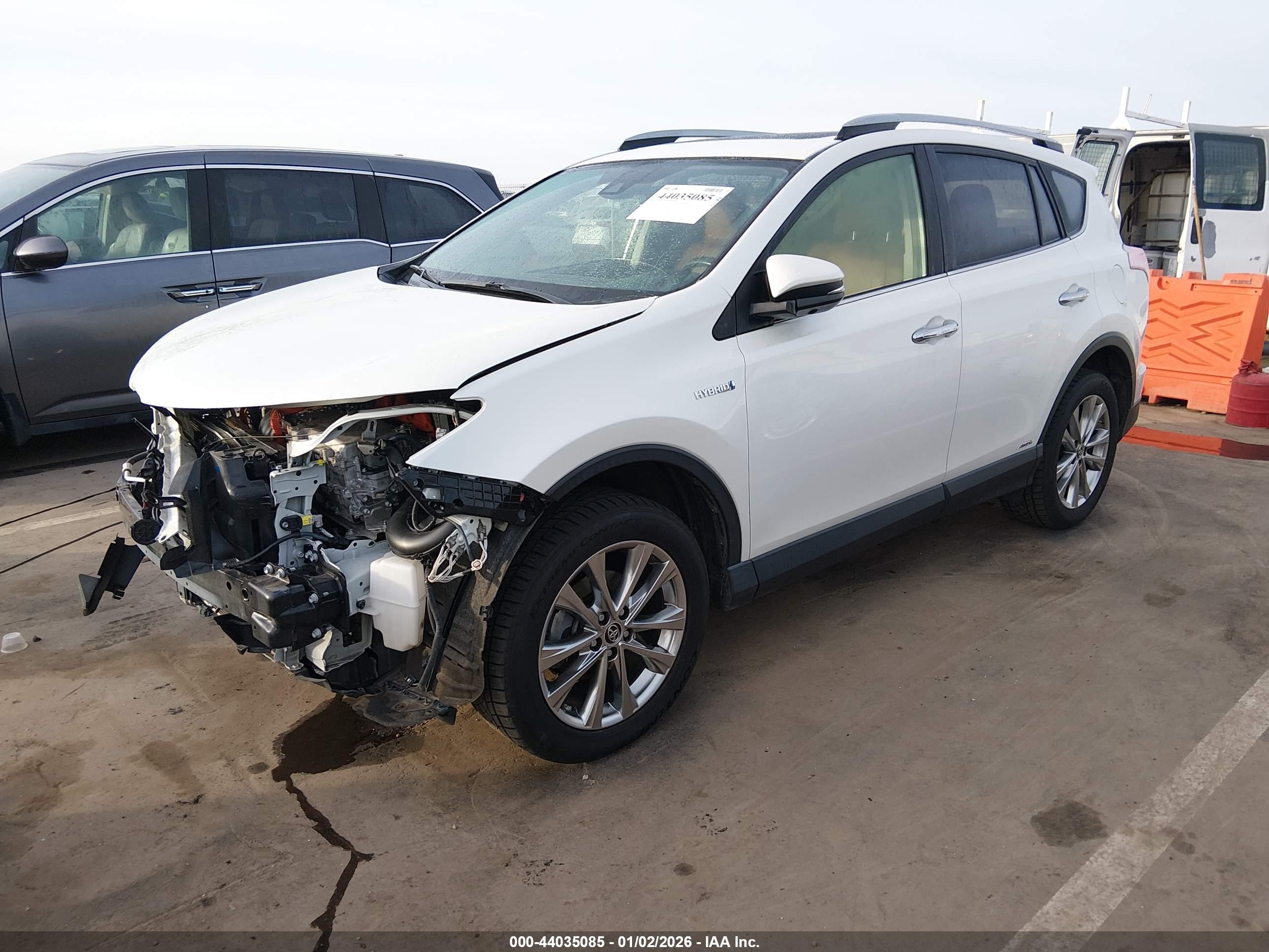 TOYOTA RAV4 image 2