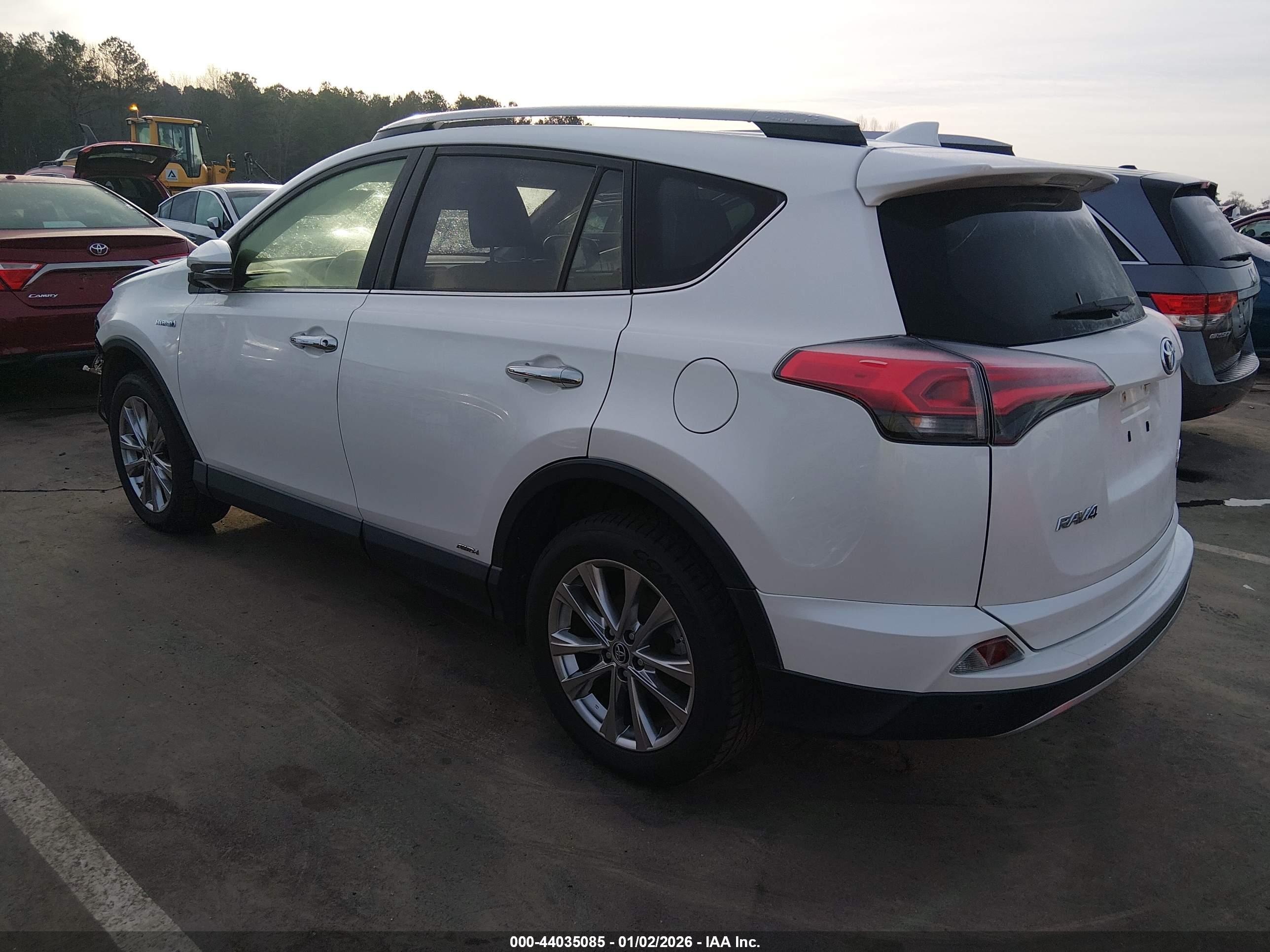 TOYOTA RAV4 image 3
